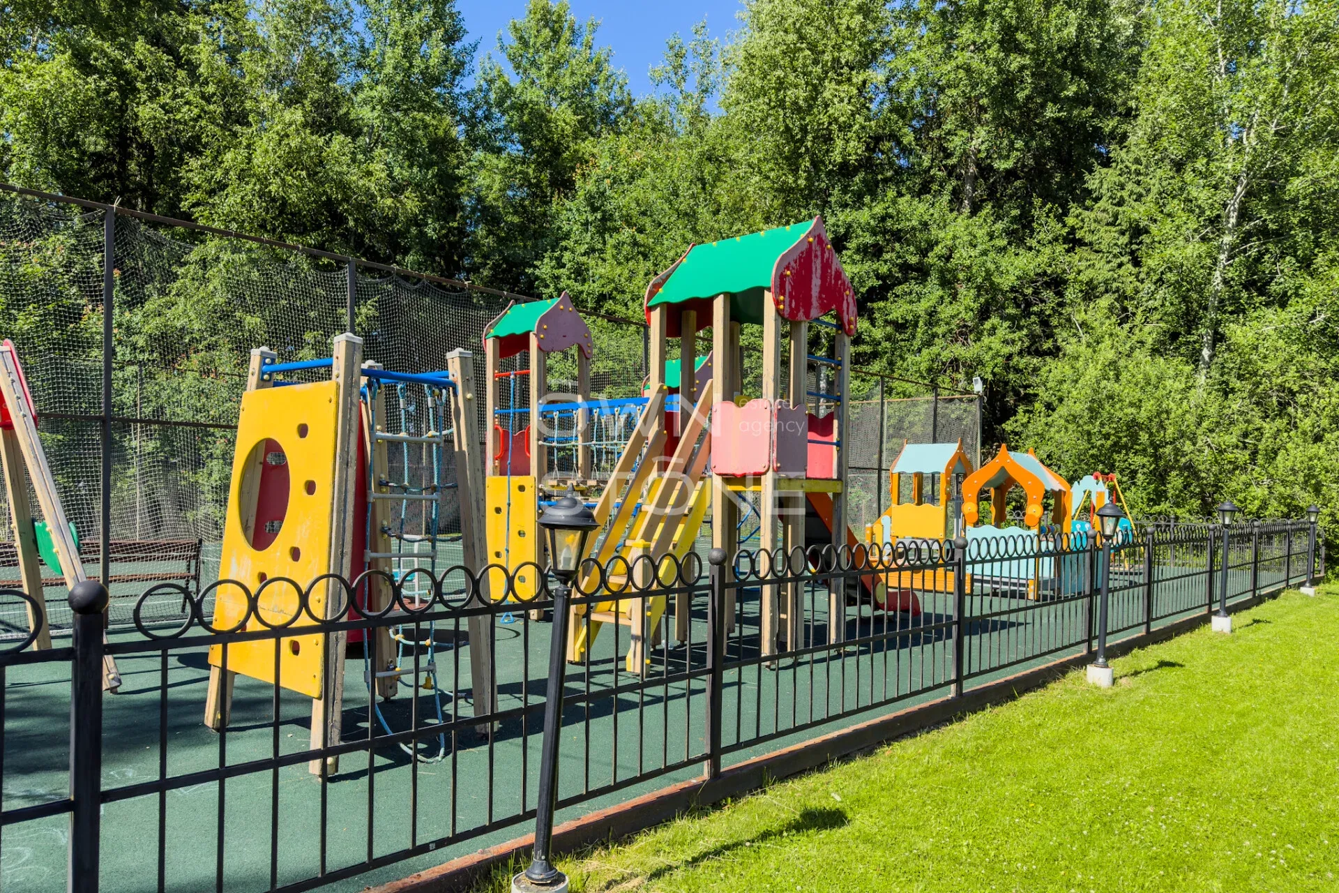 Студия, 2 300 м² — 23 000 000 ₽