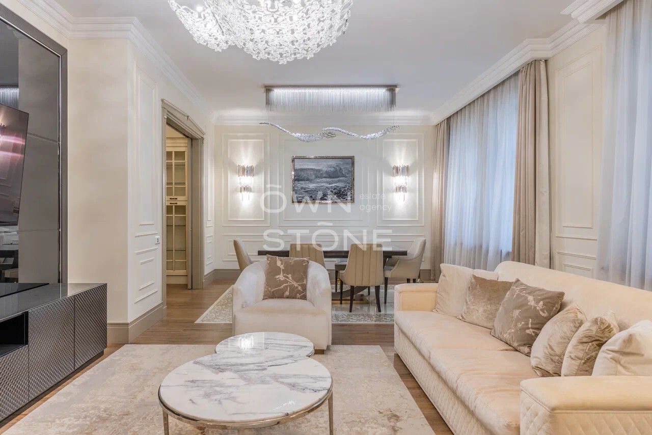 4-комнатная, 180 м² — 1 100 000 ₽