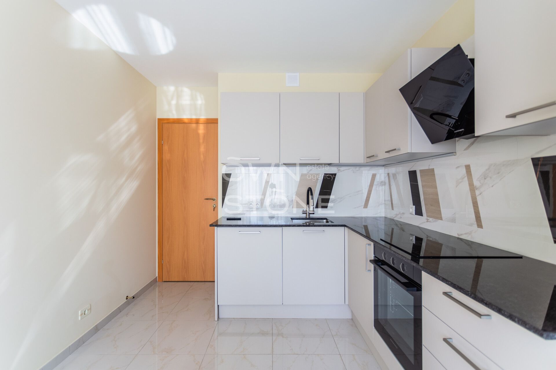 4-комнатная, 140 м² — 350 000 ₽