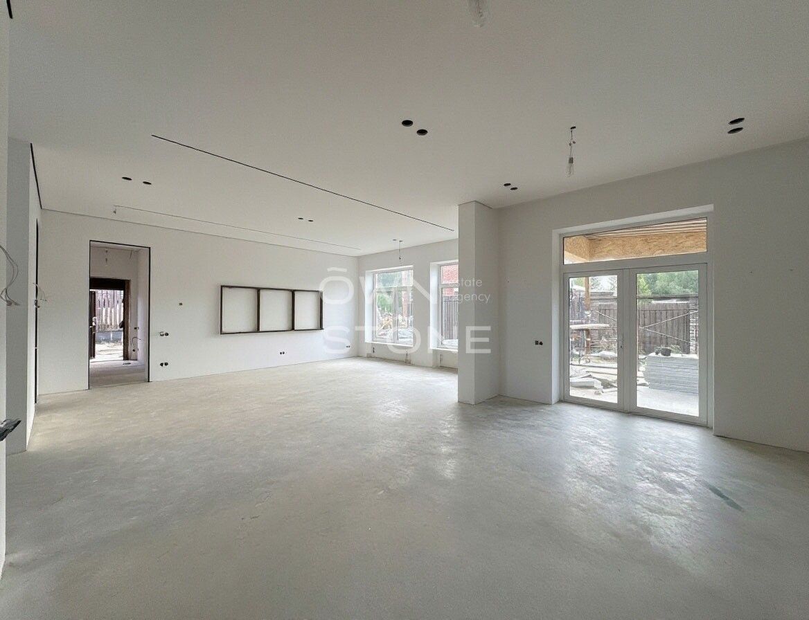 4-комнатная, 240 м² — 43 500 000 ₽