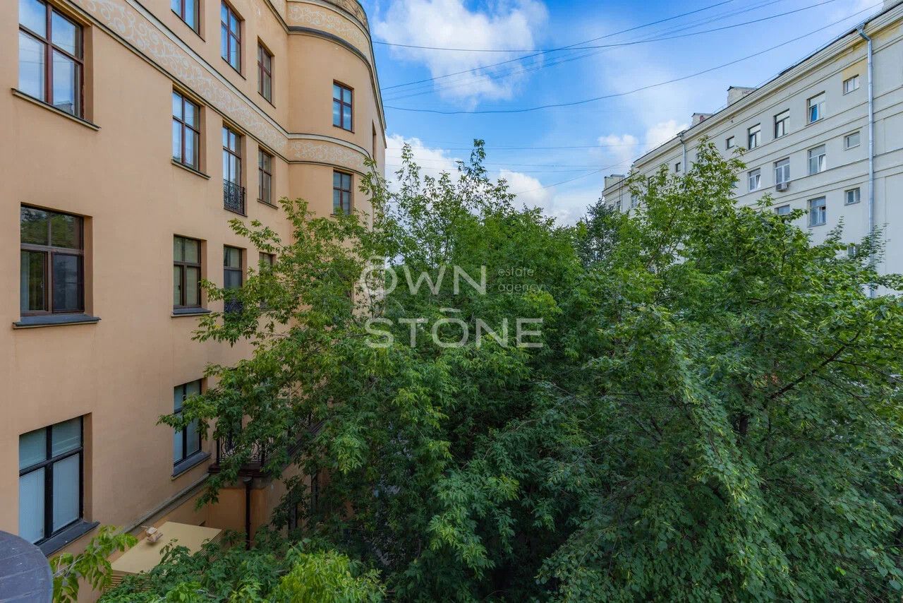 5-комнатная, 250 м² — 1 450 000 ₽