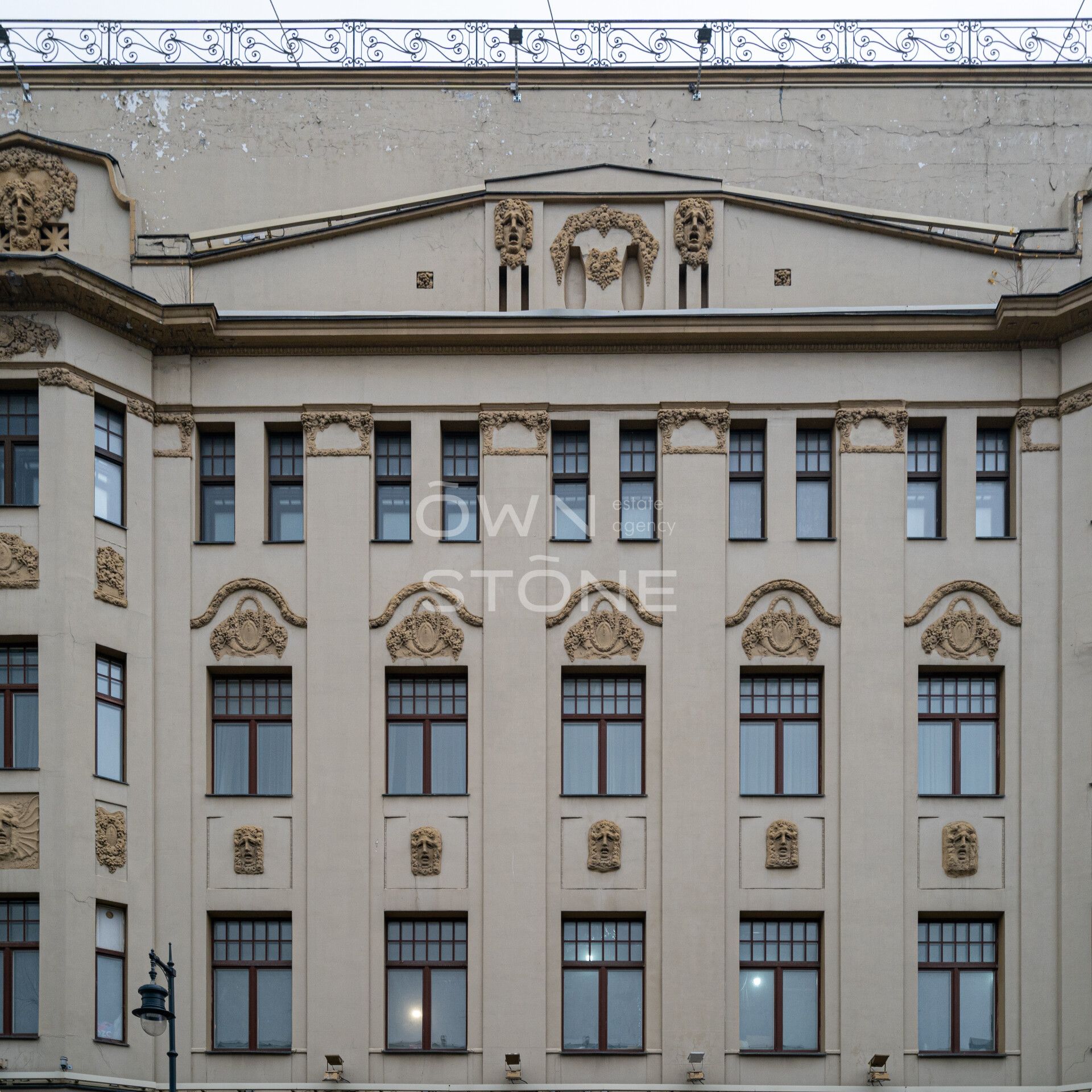 Студия, 95 м² — 100 000 000 ₽
