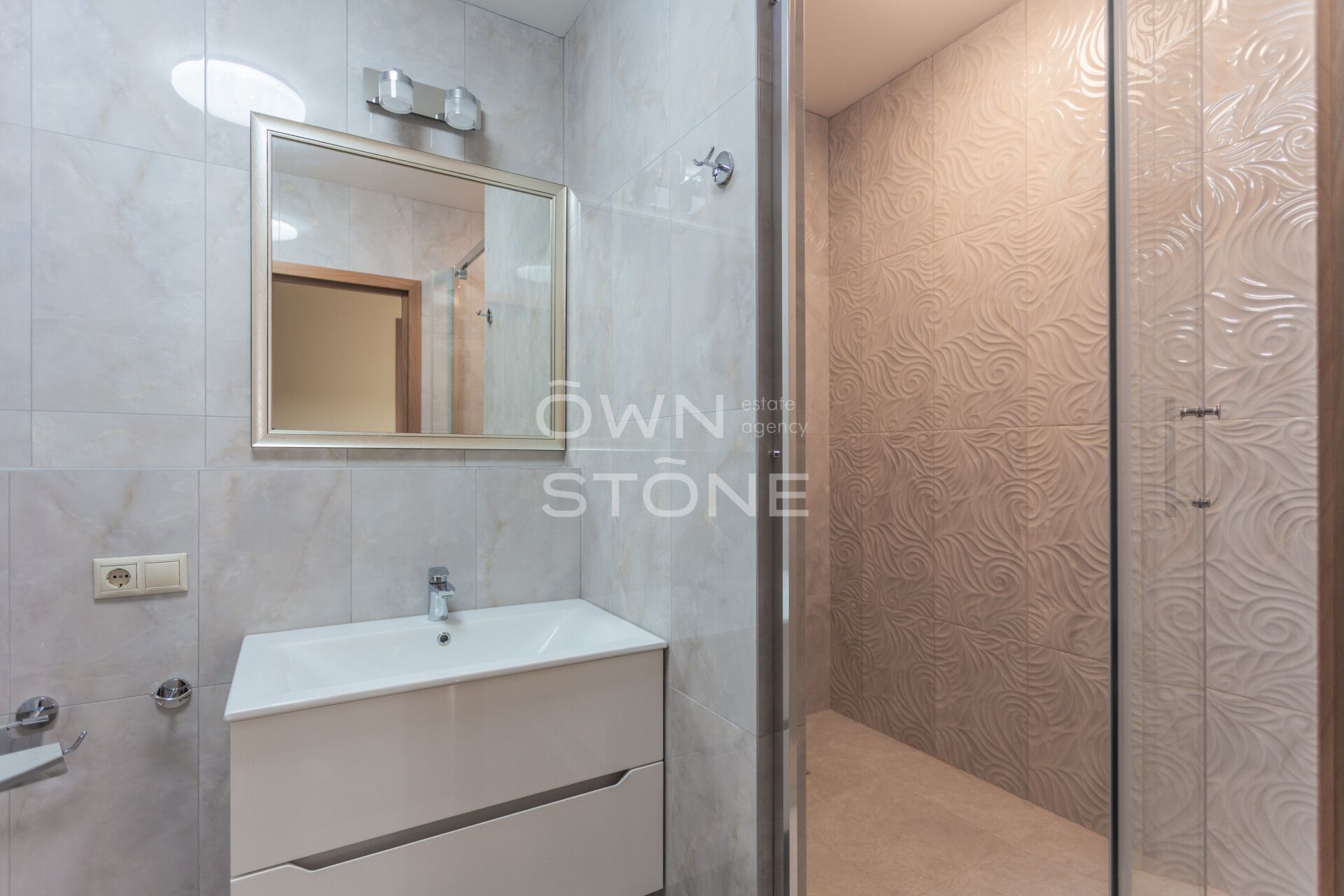 4-комнатная, 140 м² — 350 000 ₽
