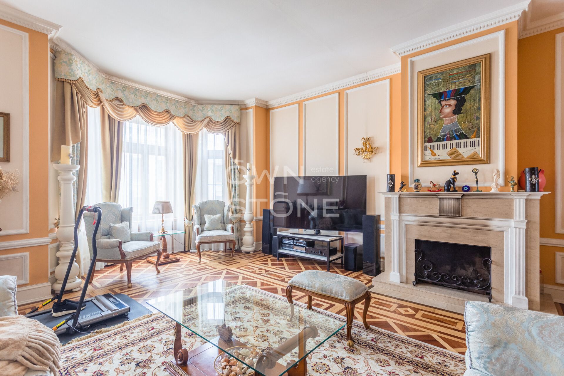 4-комнатная, 160 м² — 380 000 ₽