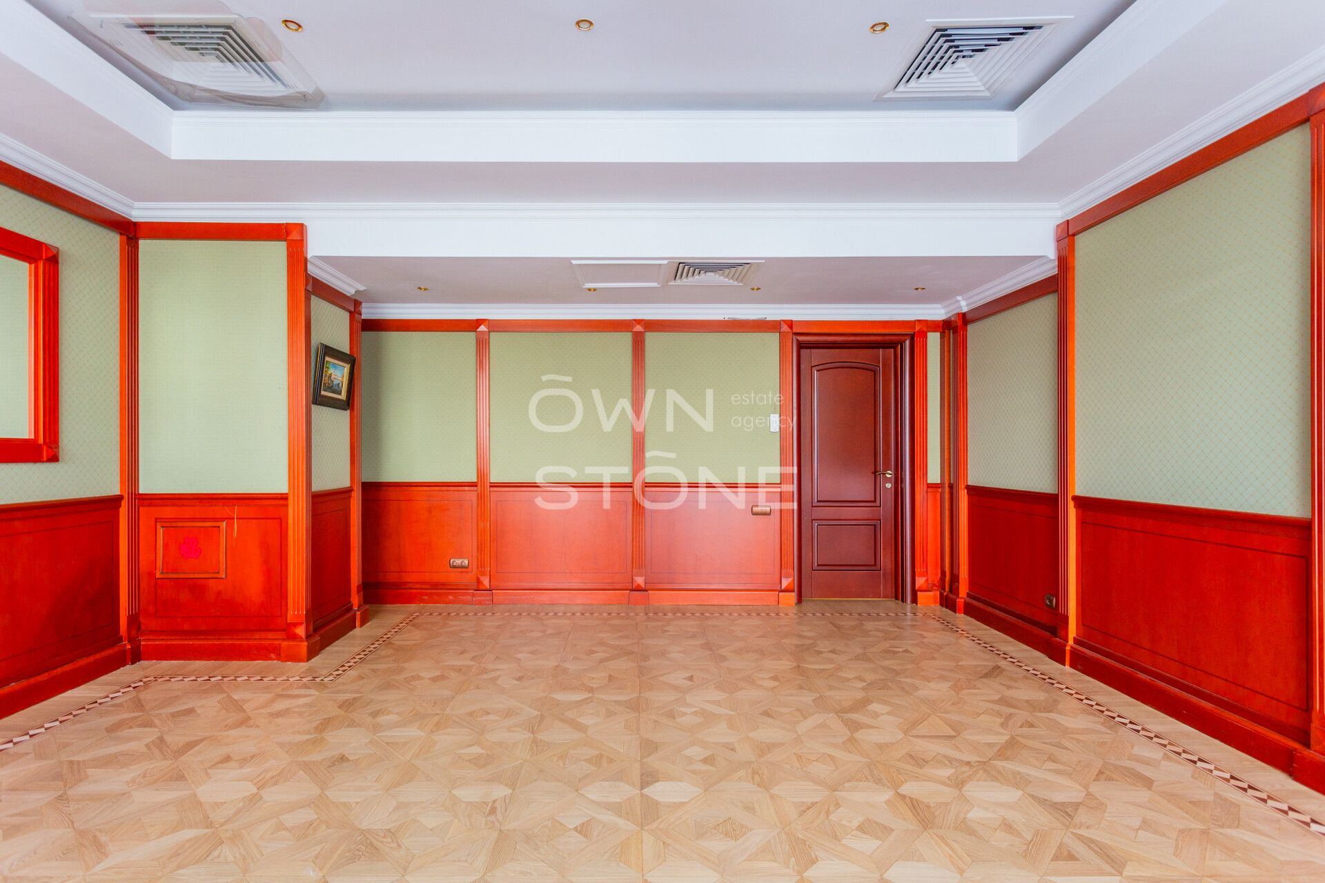 Студия, 300 м² — 2 500 000 ₽