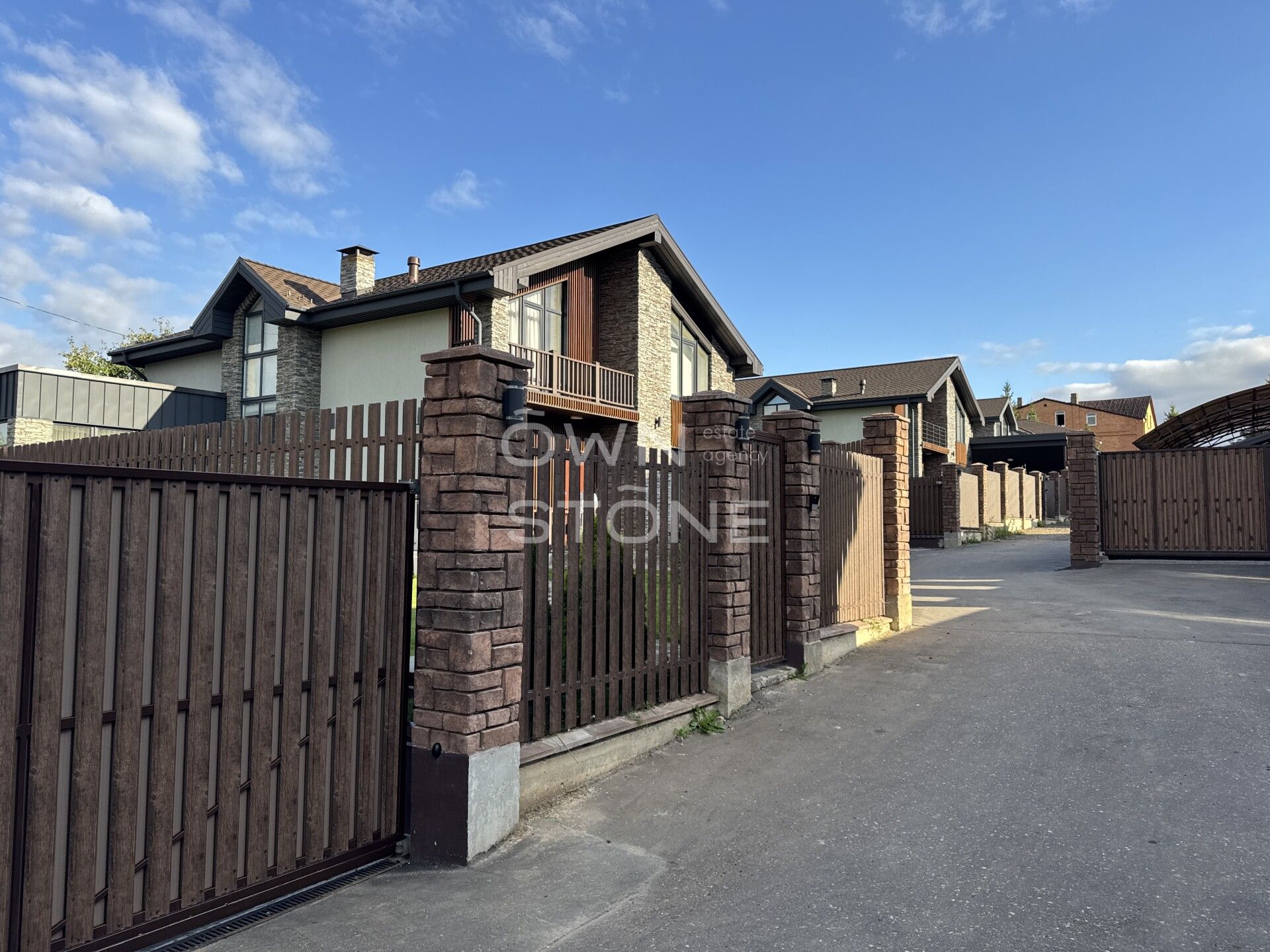 4-комнатная, 240 м² — 43 500 000 ₽
