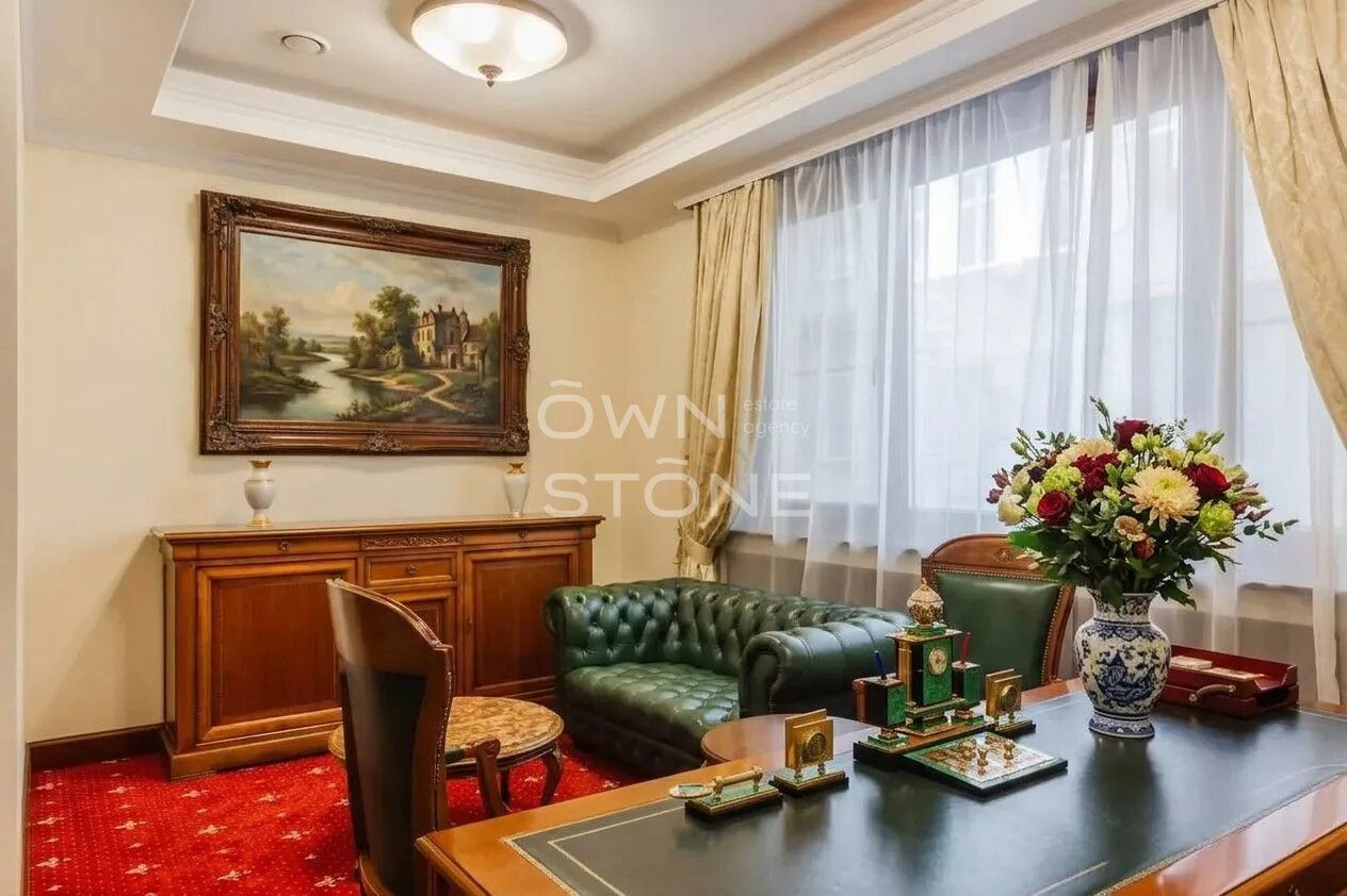 Студия, 300 м² — 2 500 000 ₽
