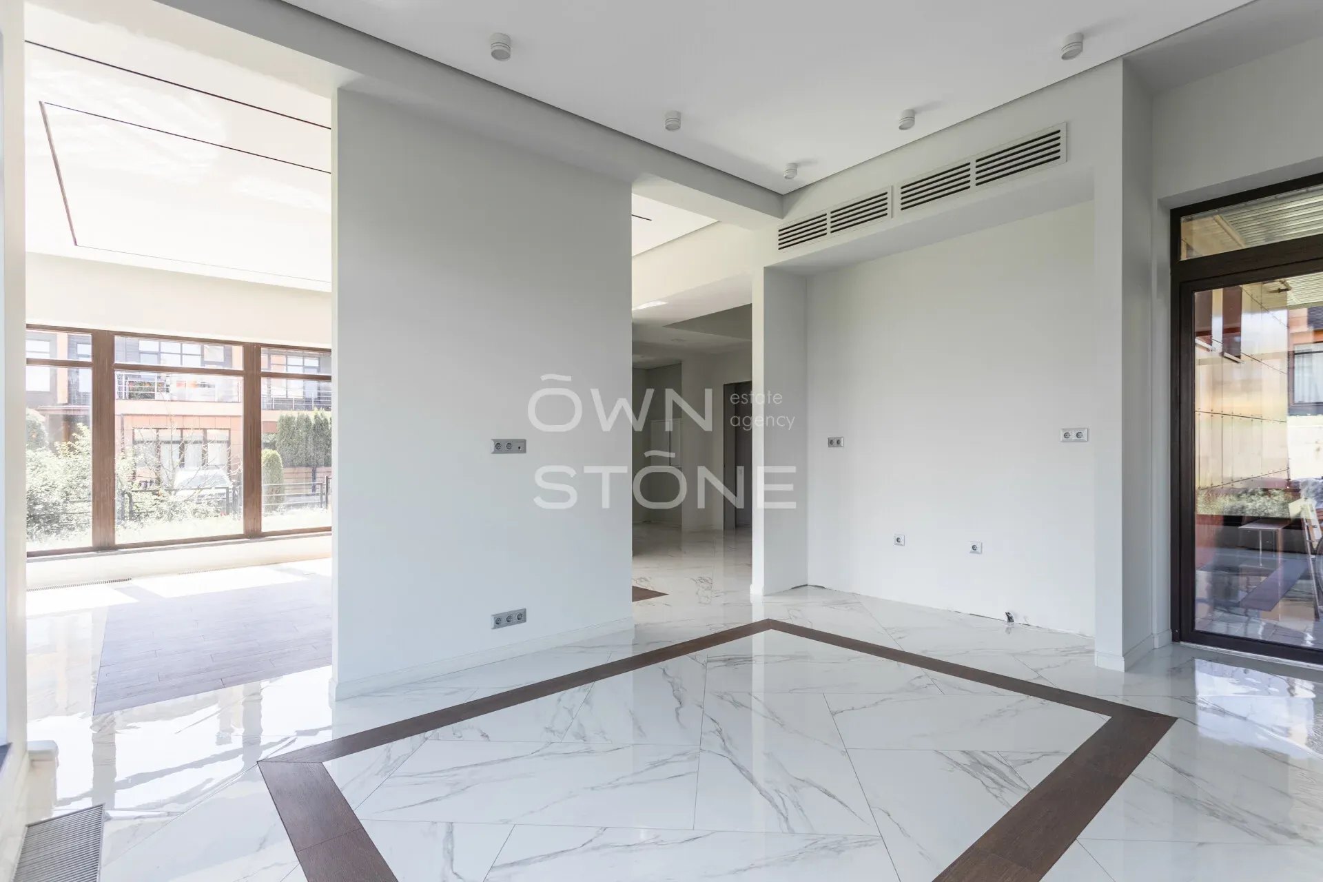 5-комнатная, 280 м² — 81 000 000 ₽