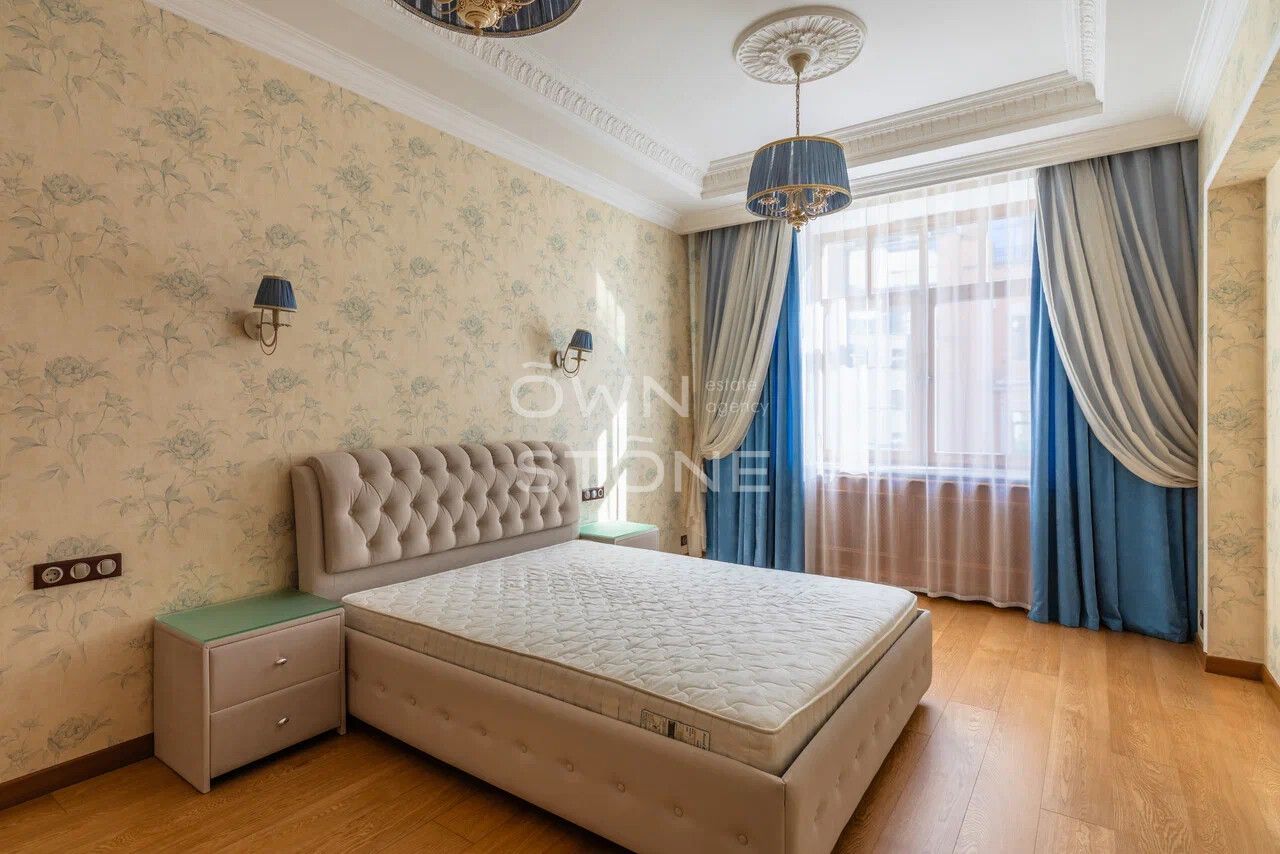 4-комнатная, 176 м² — 470 000 ₽