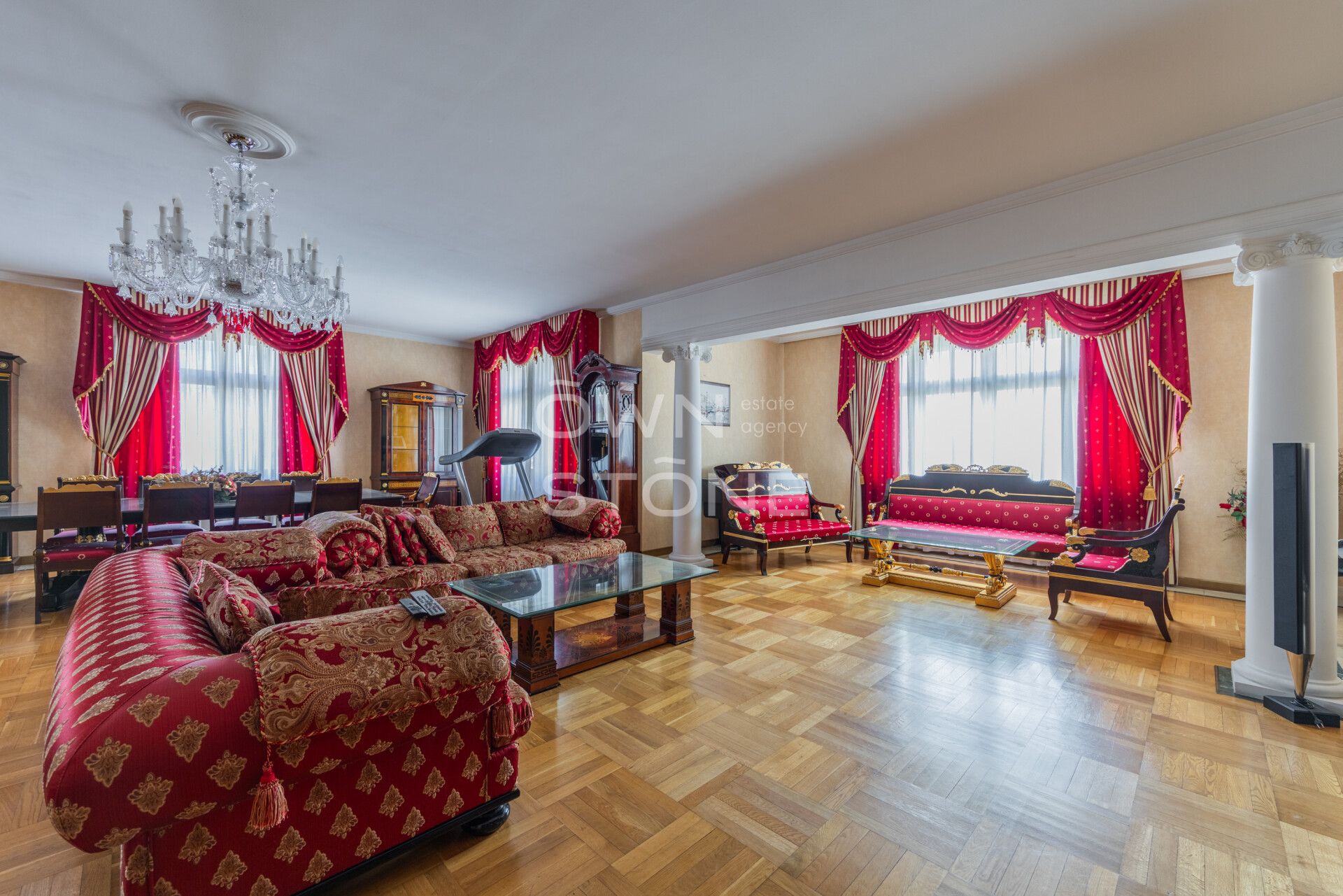 4-комнатная, 260 м² — 460 000 ₽