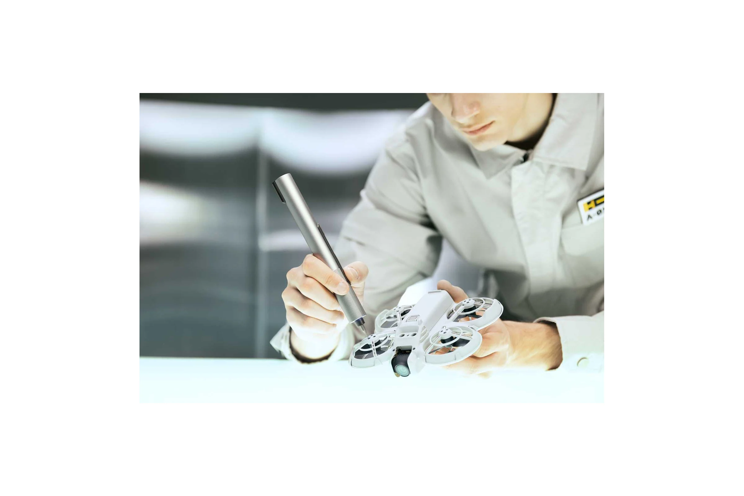 Аккумуляторная отвёртка с набором бит HOTO SNAPBLOQ Electric Precision Screwdriver Master Set (56 предметов, серый, жёлтый, S-A01) HFE0025GL