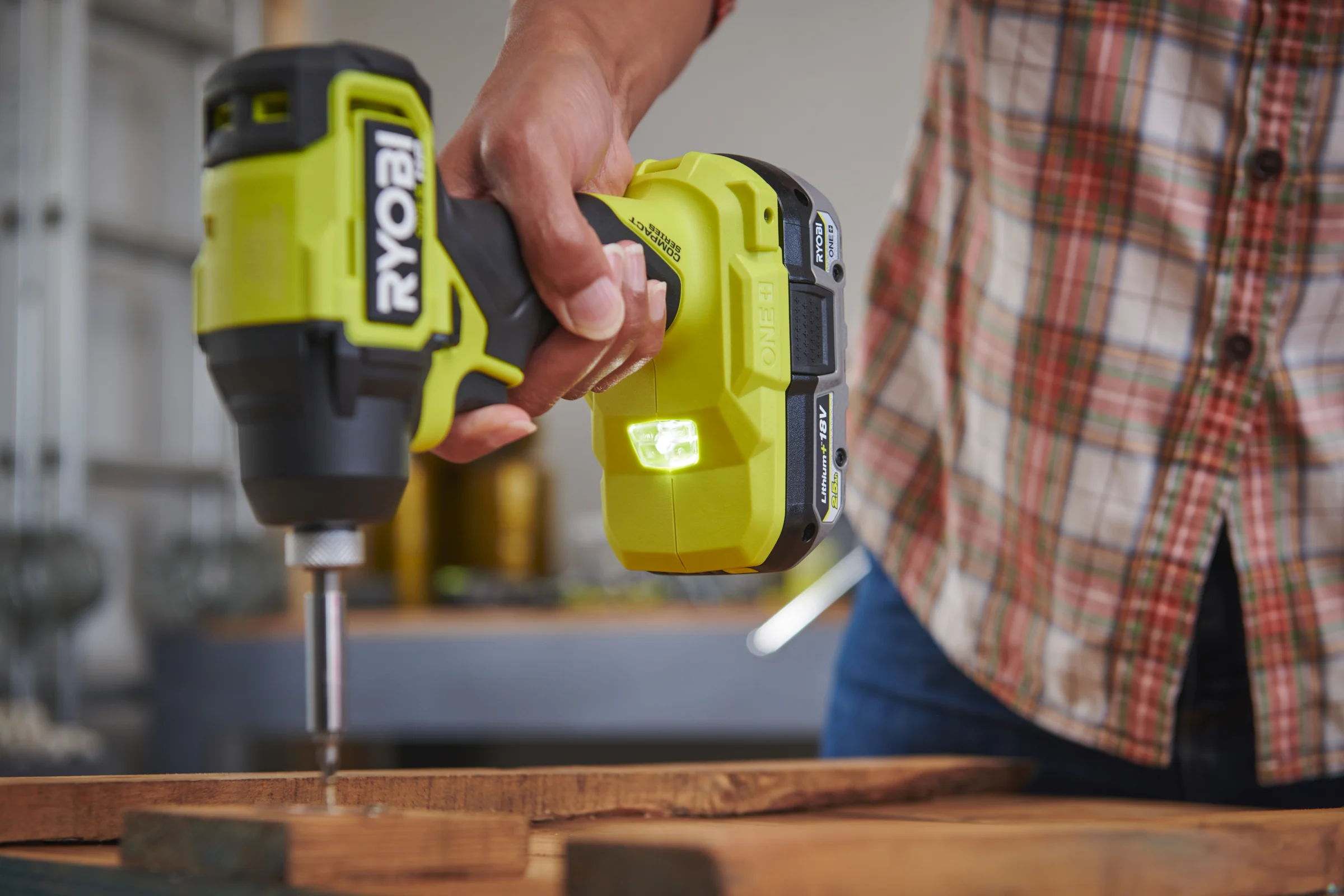 18В Импульсный винтоверт RID18C1-0 Ryobi 5133006526
