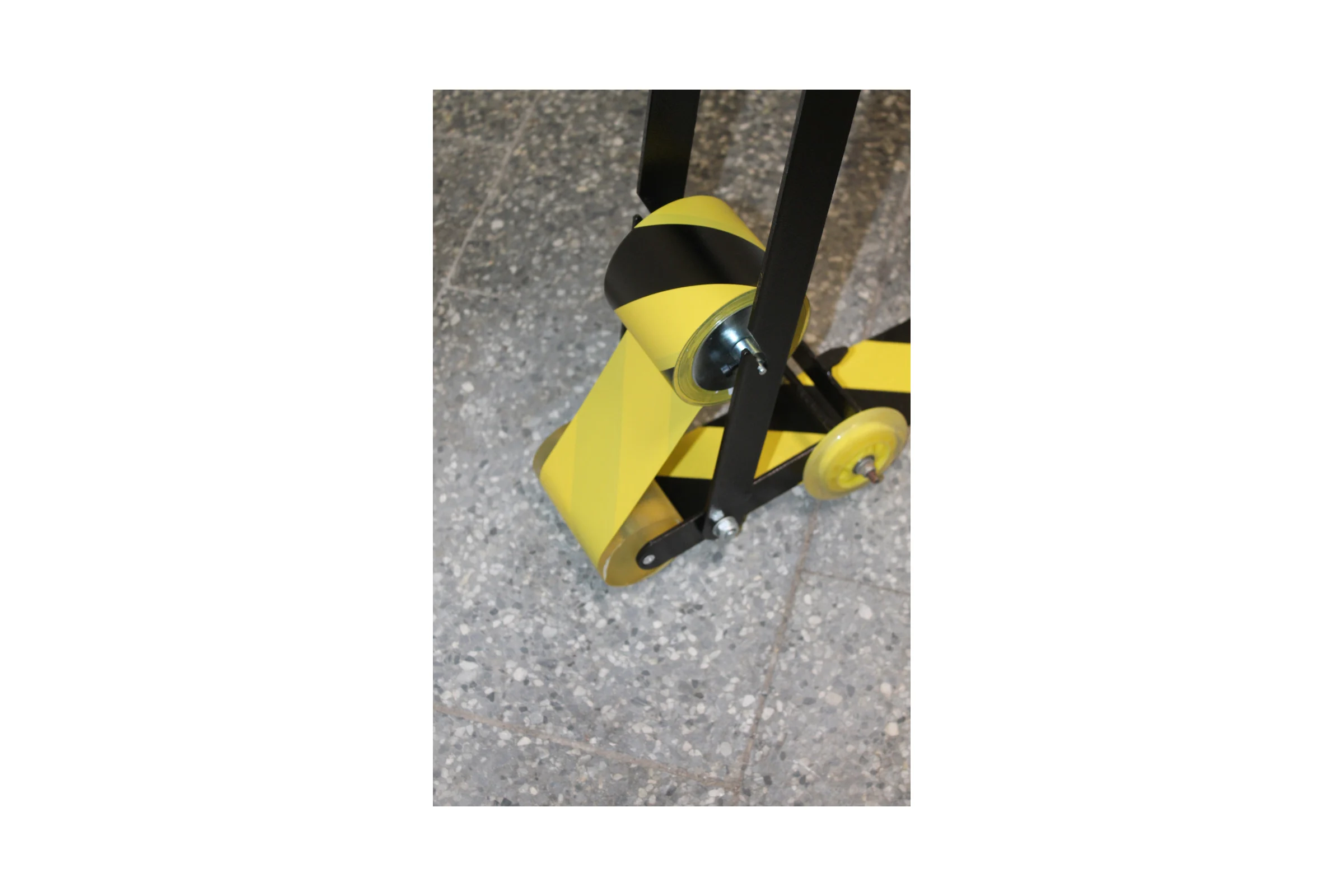 Аппликатор (диспенсер) для монтажа ПВХ ленты для разметки Mehlhose GmbH 280х300х1150 мм ZBM2BMG1