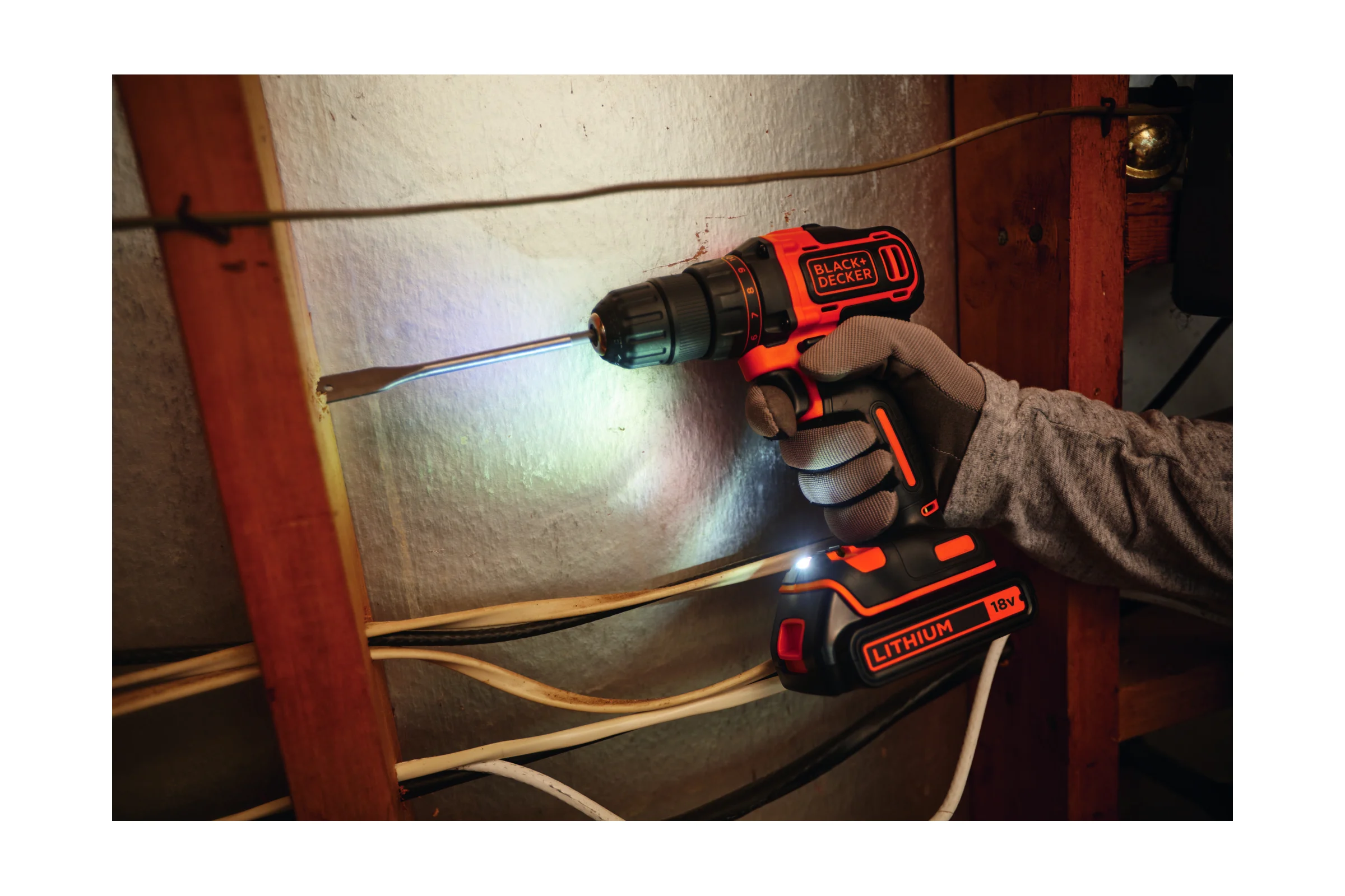 Аккумуляторная дрель-шуруповерт Black+Decker BDCDD186K1B