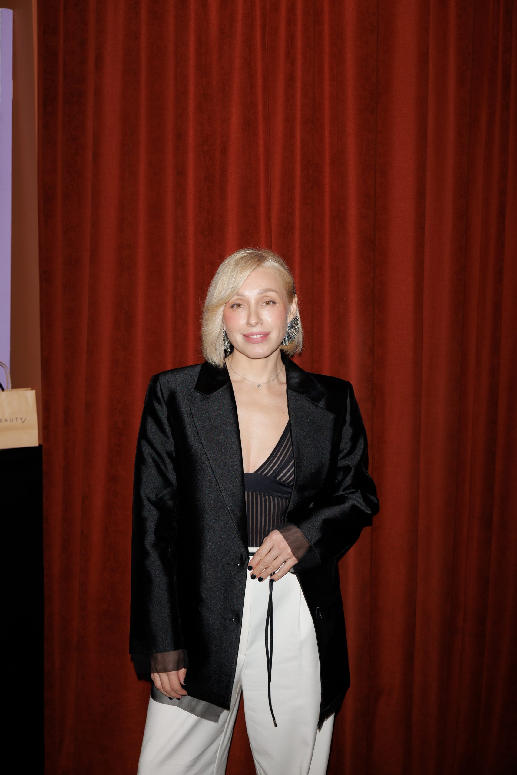 Оля Светлоградская