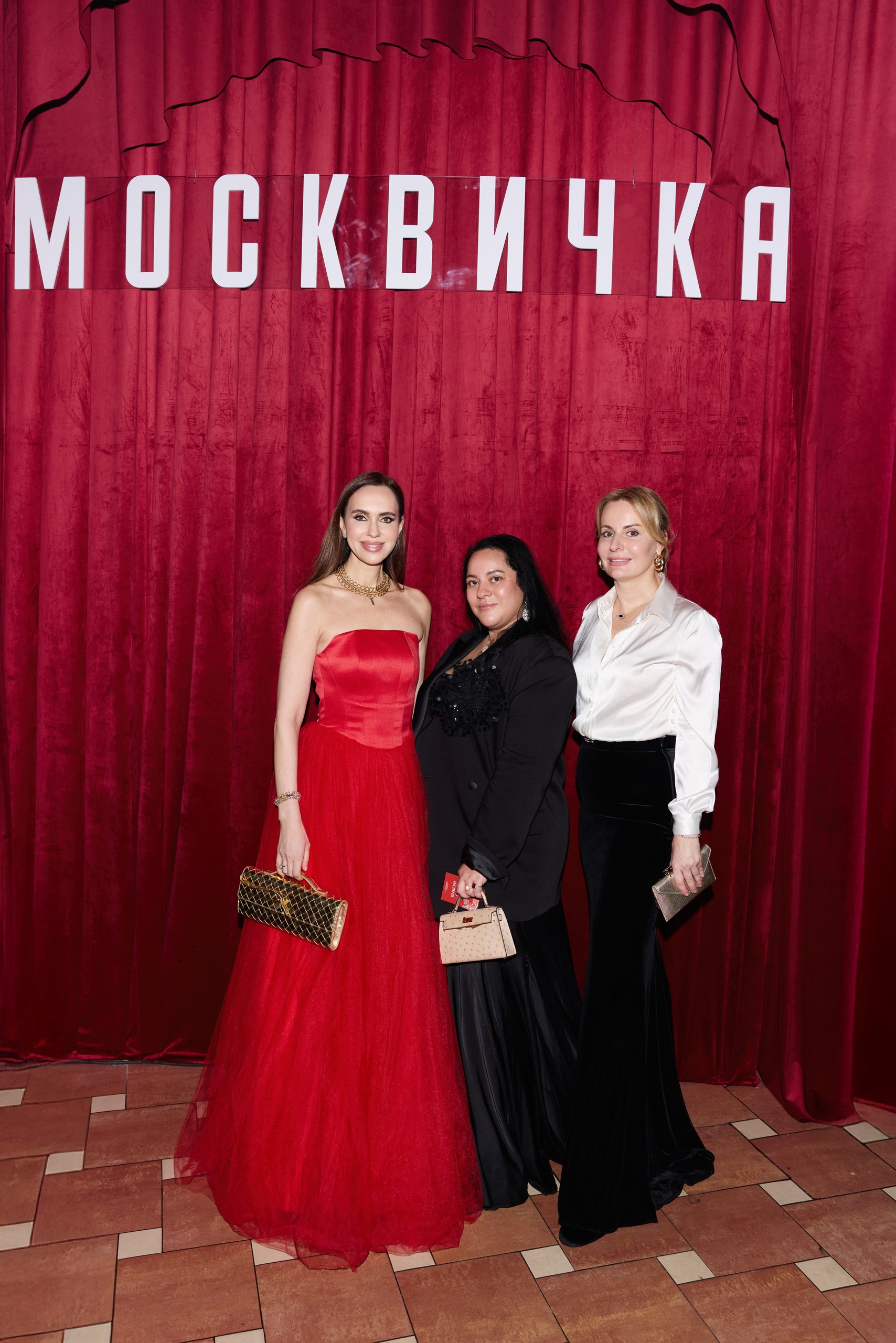 Юлианна Винер, Лора Гаврилова, Екатерина Касперович