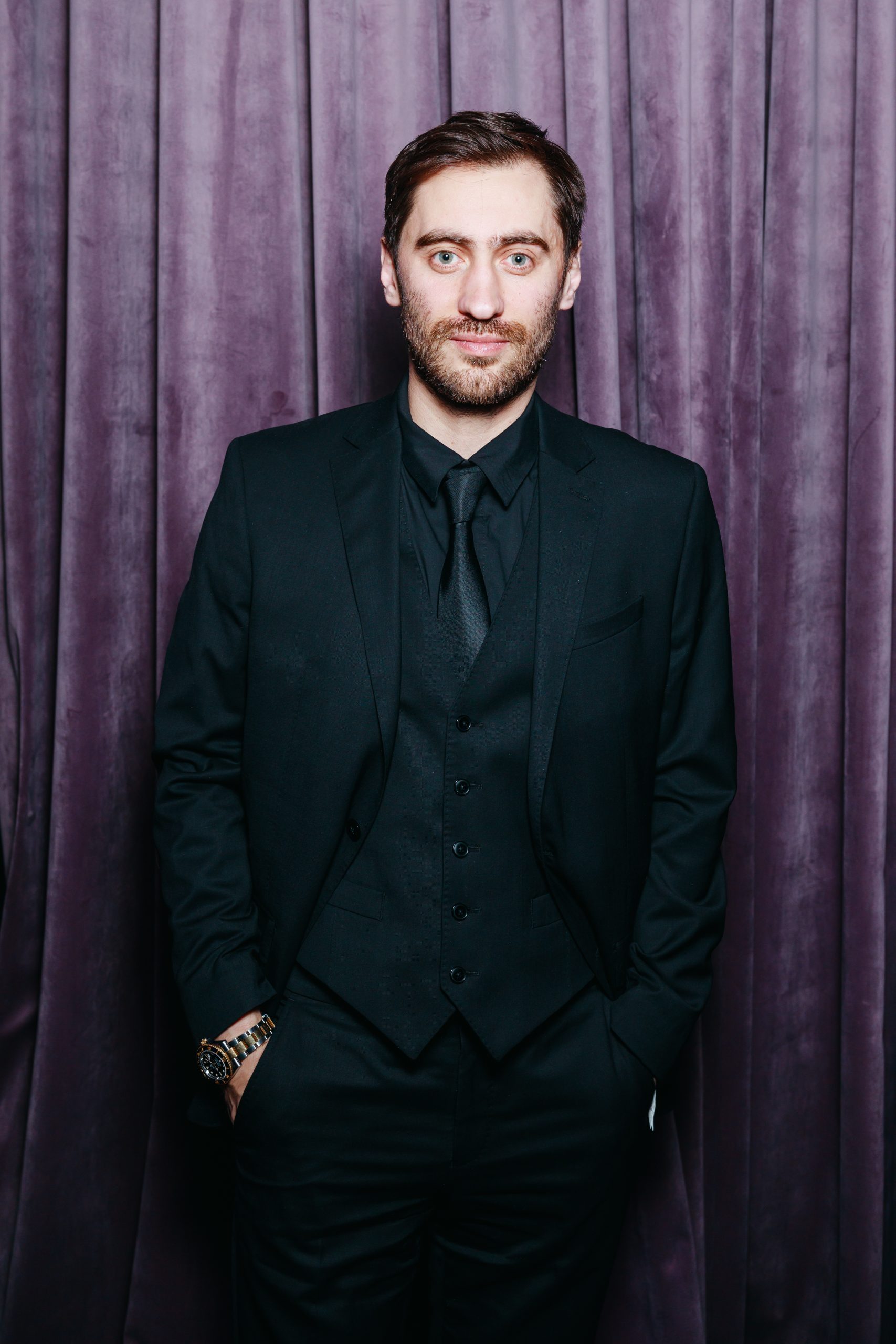 Дмитрий Чeбoтарeв