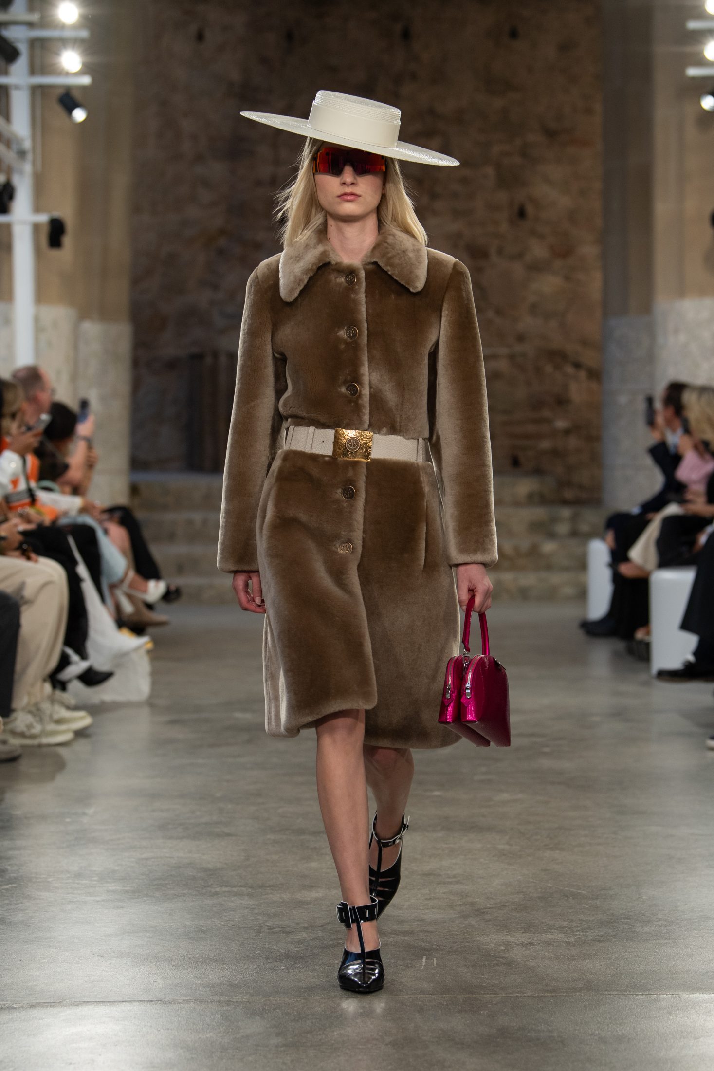 Мечты о Барселоне: круизный показ Louis Vuitton 2025