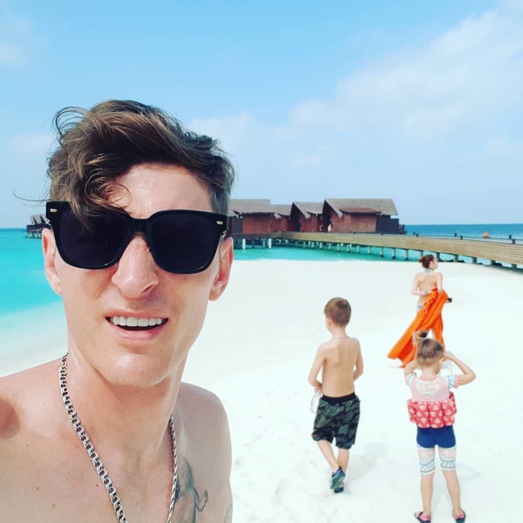 Ляйсан Утяшева и Павел Воля с детьми. Фото: социальные сети