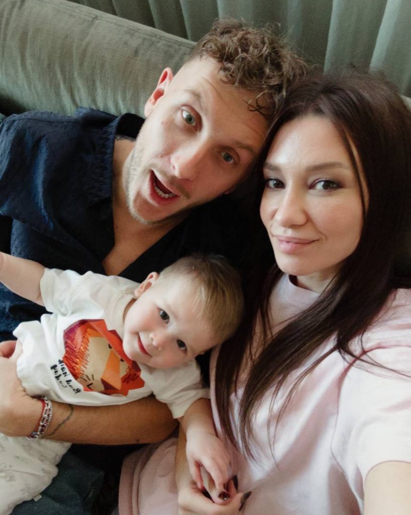 T-killah и Мария Тарасова с сыном. Фото: социальные сети