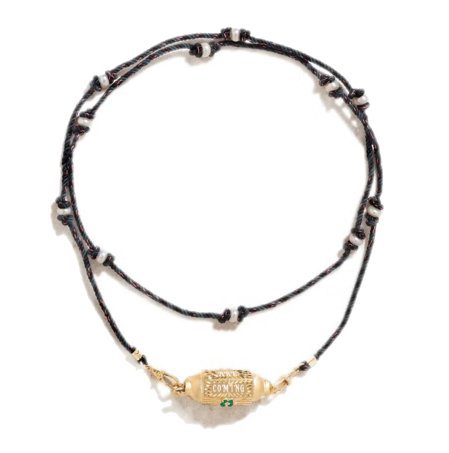 Сентиментальный тренд: эффектные ожерелья-медальоны, которые понравятся и вам