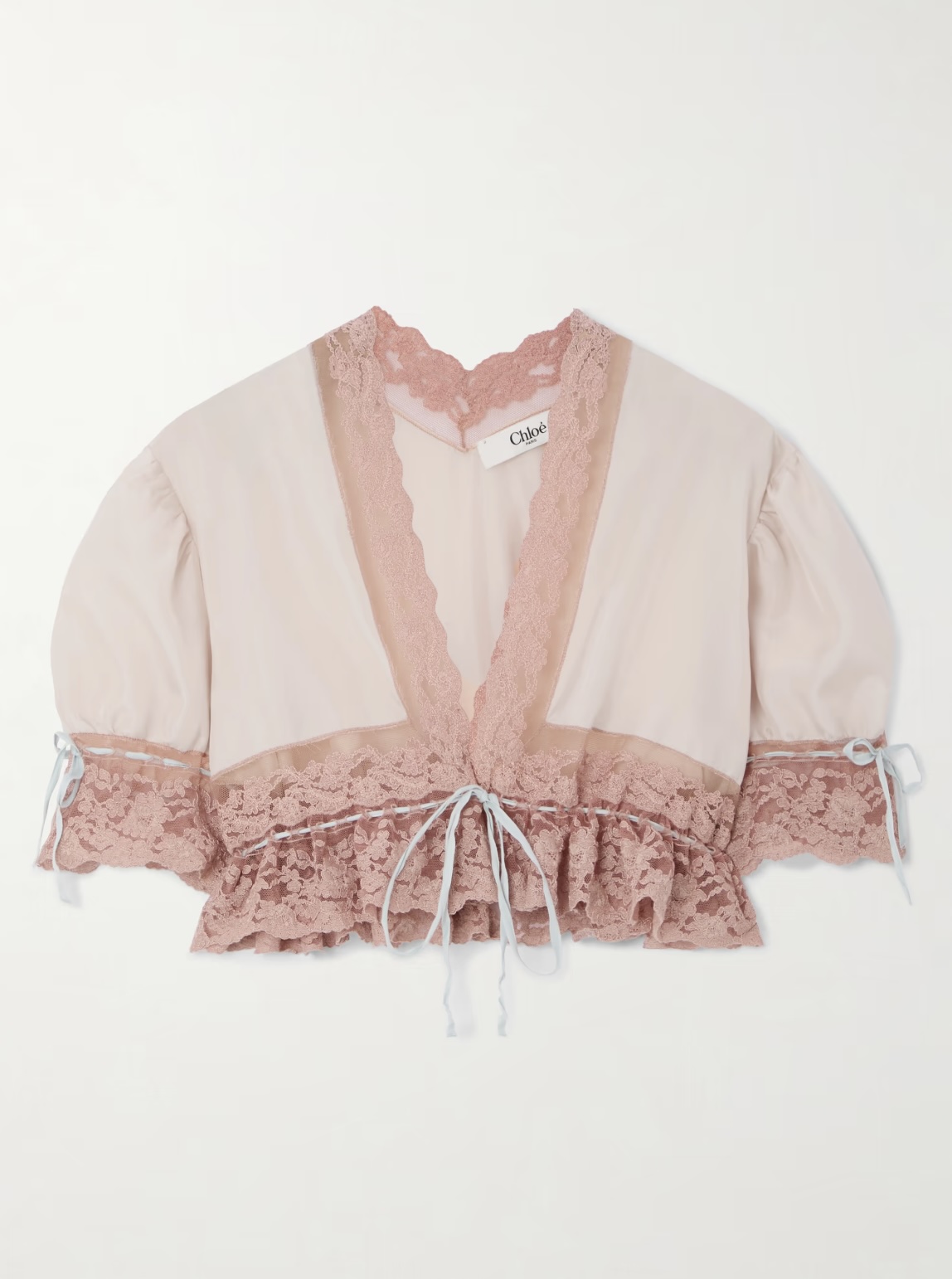 Как стильно разнообразить гардероб? С помощью оригинальных топов, разумеется