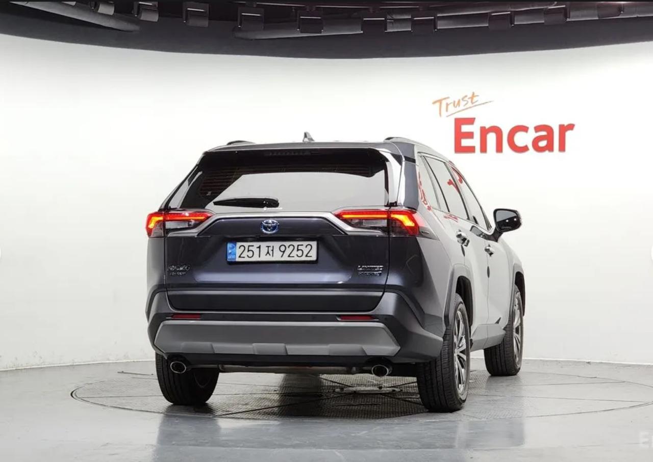 Toyota RAV4 Hybrid 3