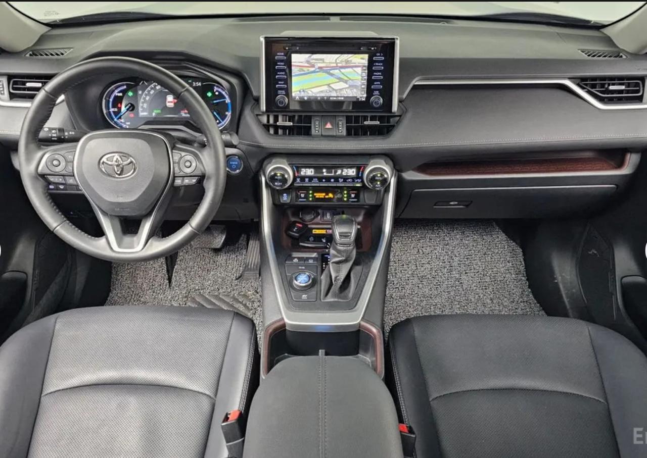 Toyota RAV4 Hybrid 5