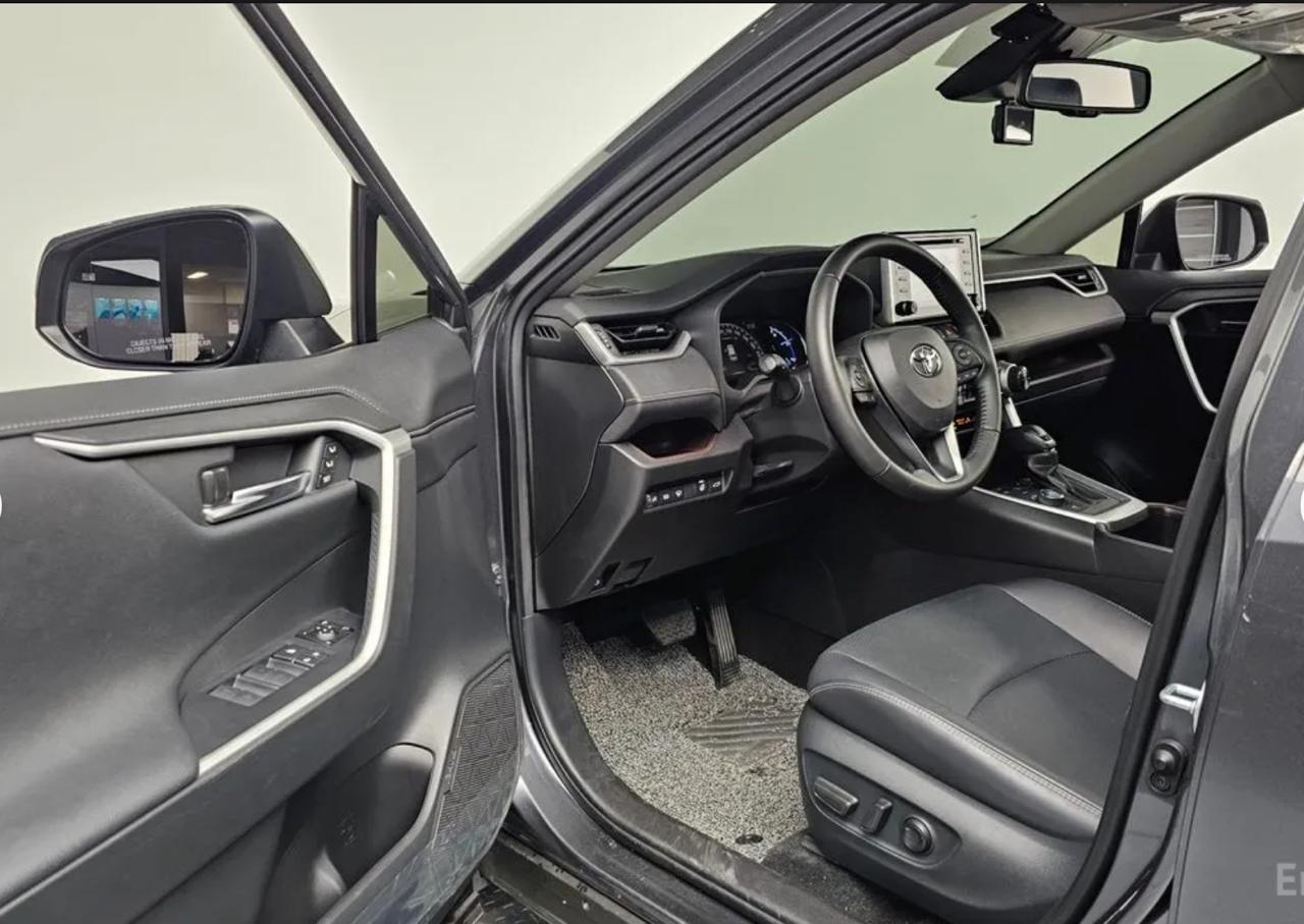 Toyota RAV4 Hybrid 6