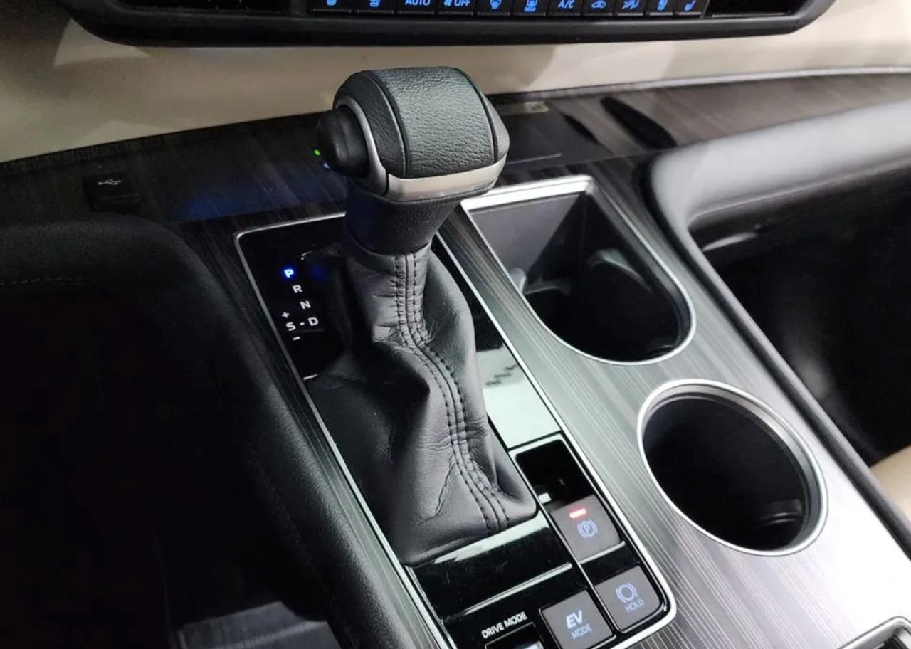 Toyota Sienna 5