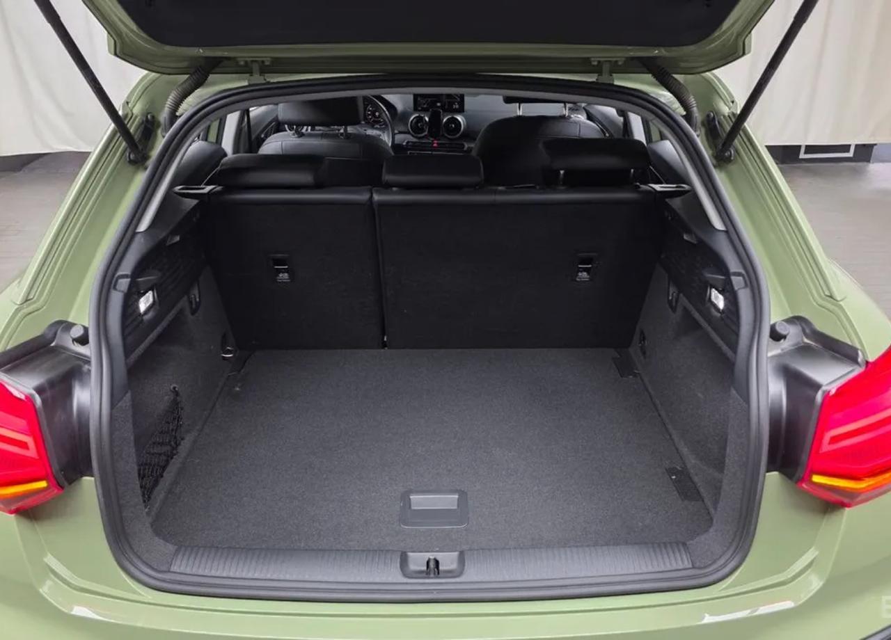Audi Q2 8