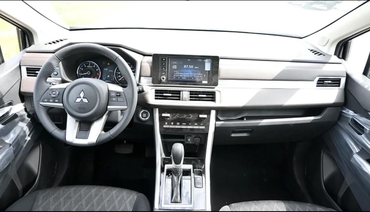 Mitsubishi XPANDER PRIME EDITION 8