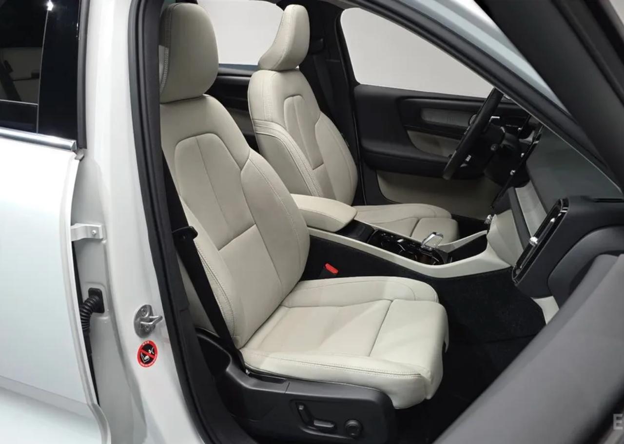 Volvo XC60 6
