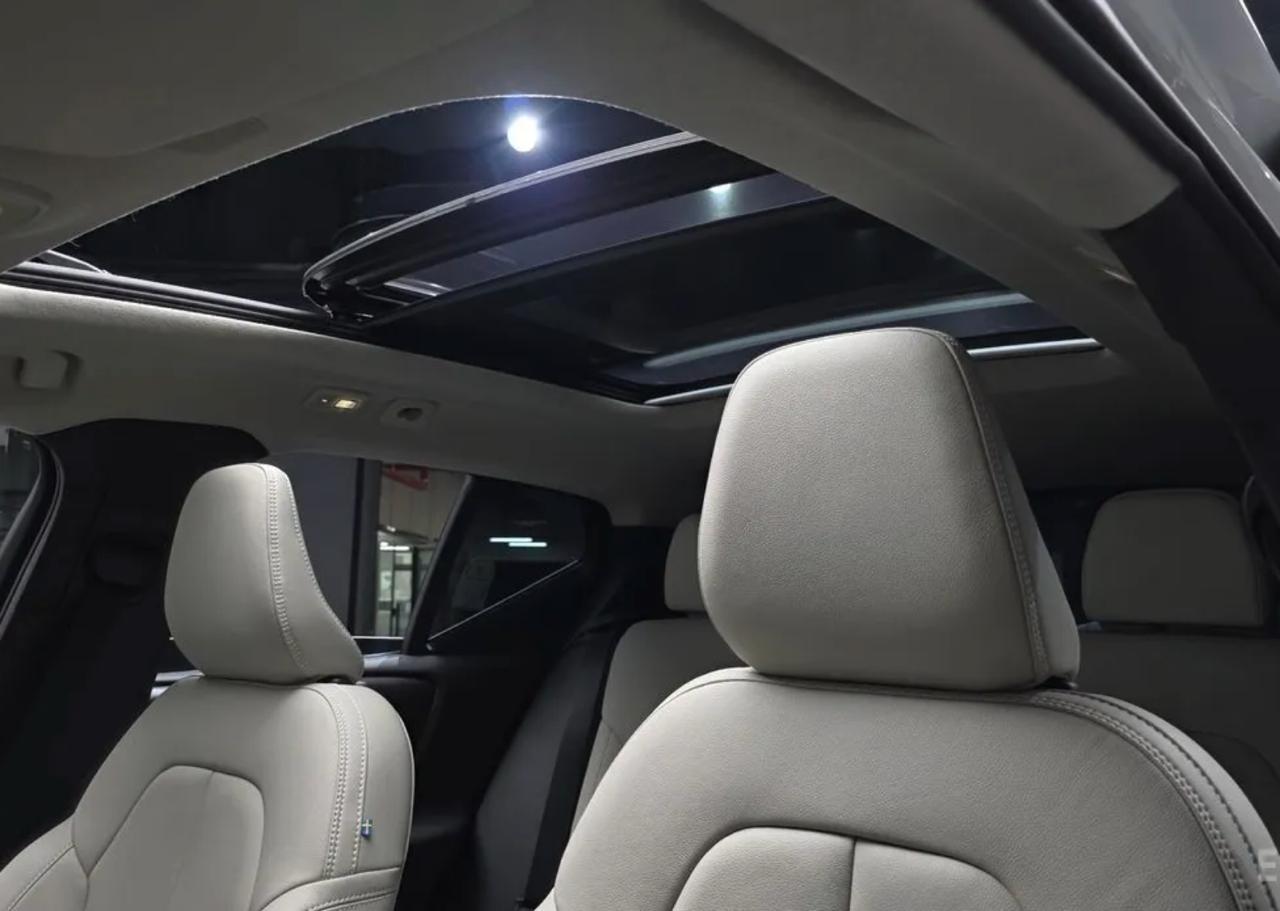 Volvo XC60 8