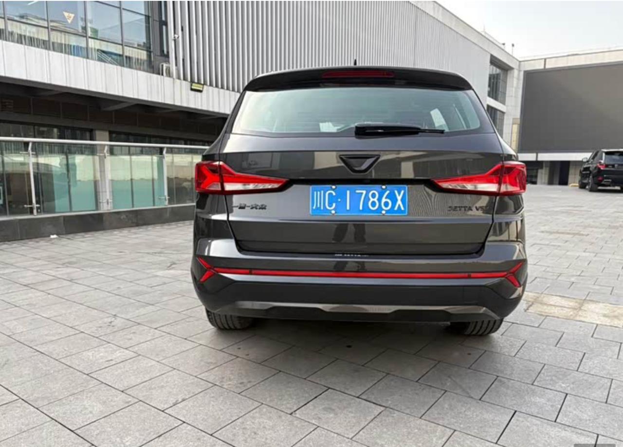 Jetta VS7 5