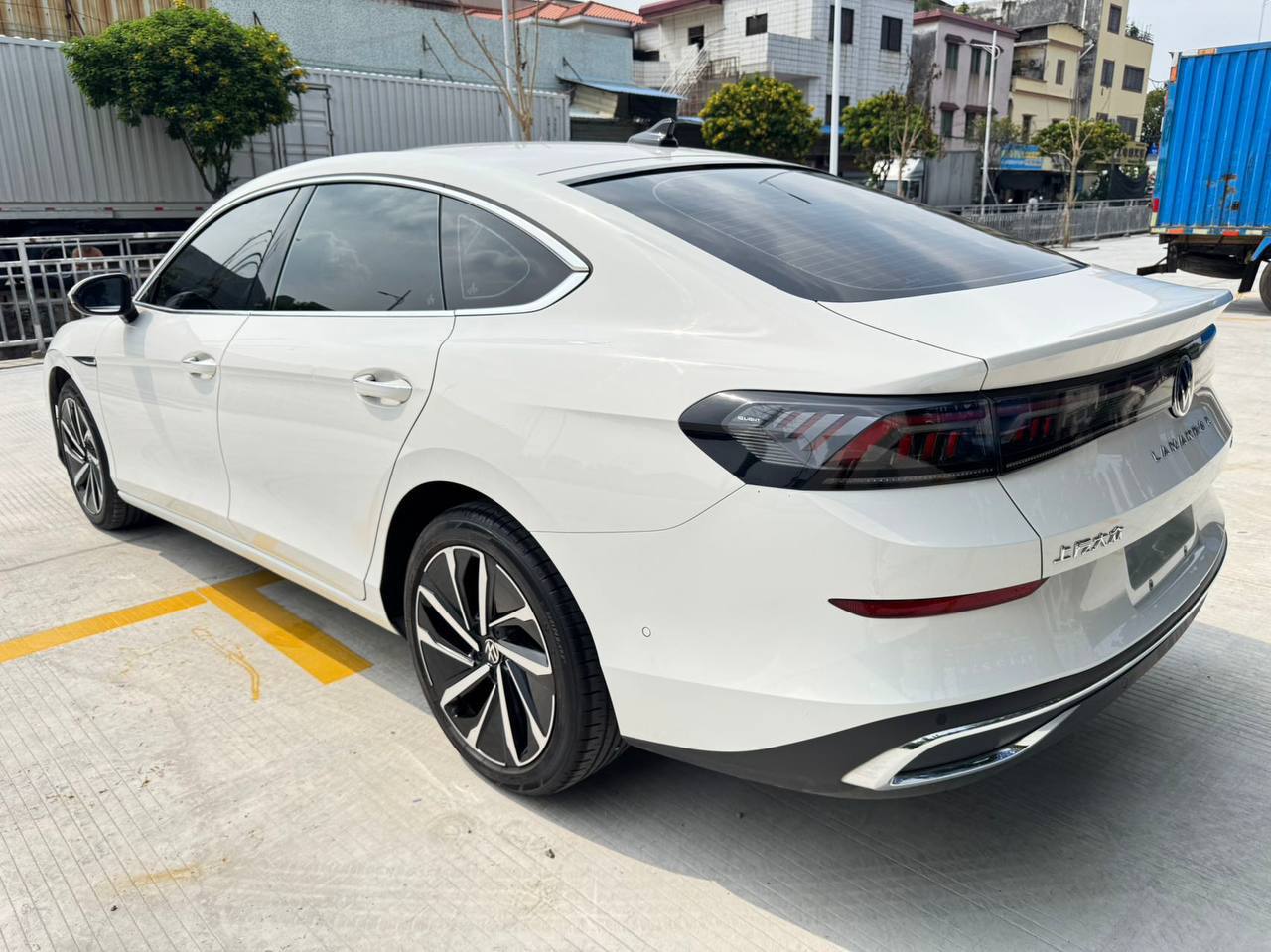 Volkswagen Lamando L 5