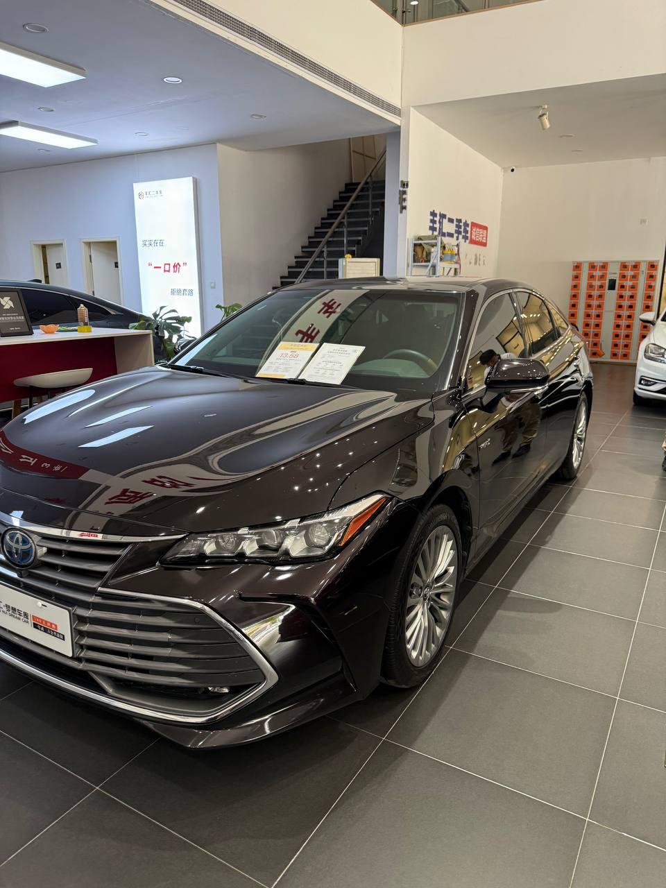 Toyota Avalon 2