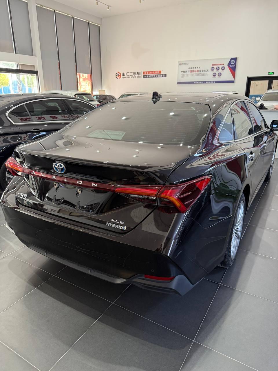 Toyota Avalon 4