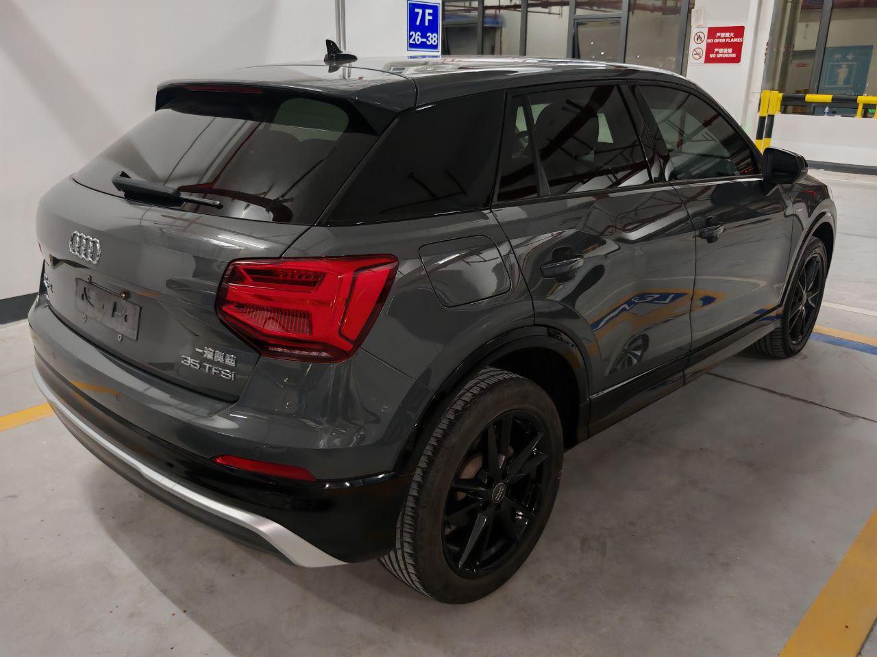 Audi Q2L 3