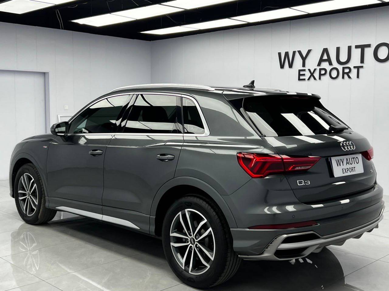 Audi Q3 4