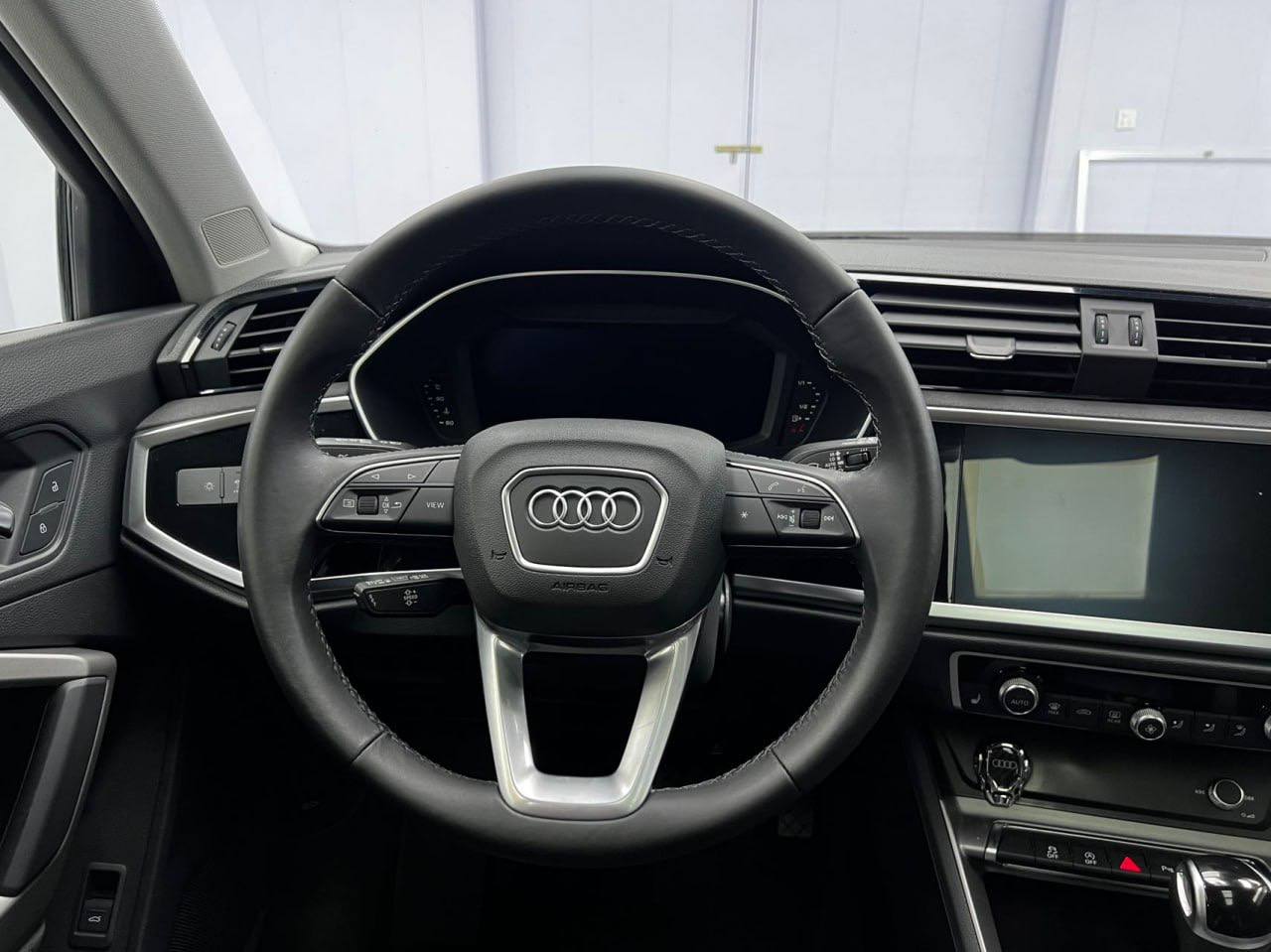 Audi Q3 9