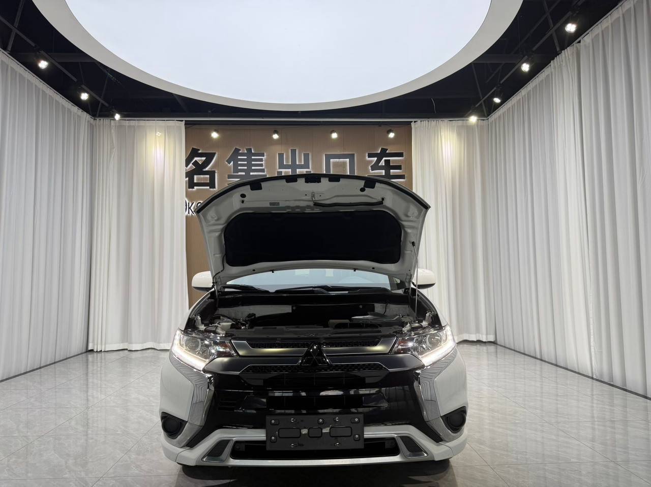 Mitsubishi Outlander 6