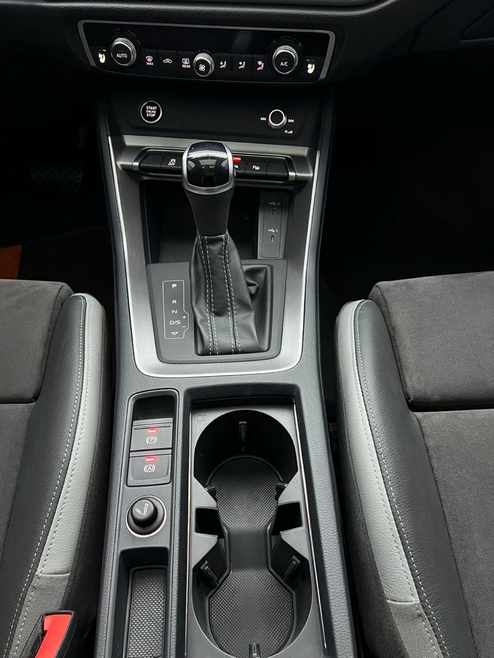 Audi Q3 4