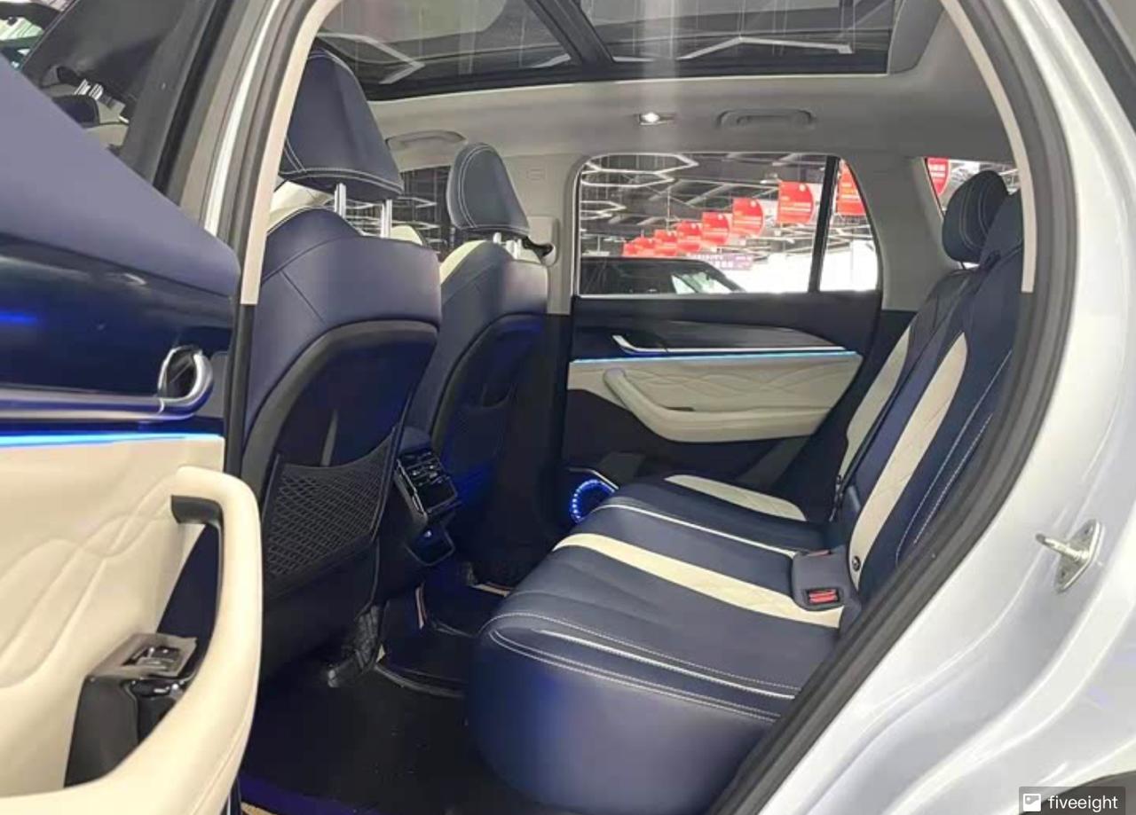 Geely Monjaro 5