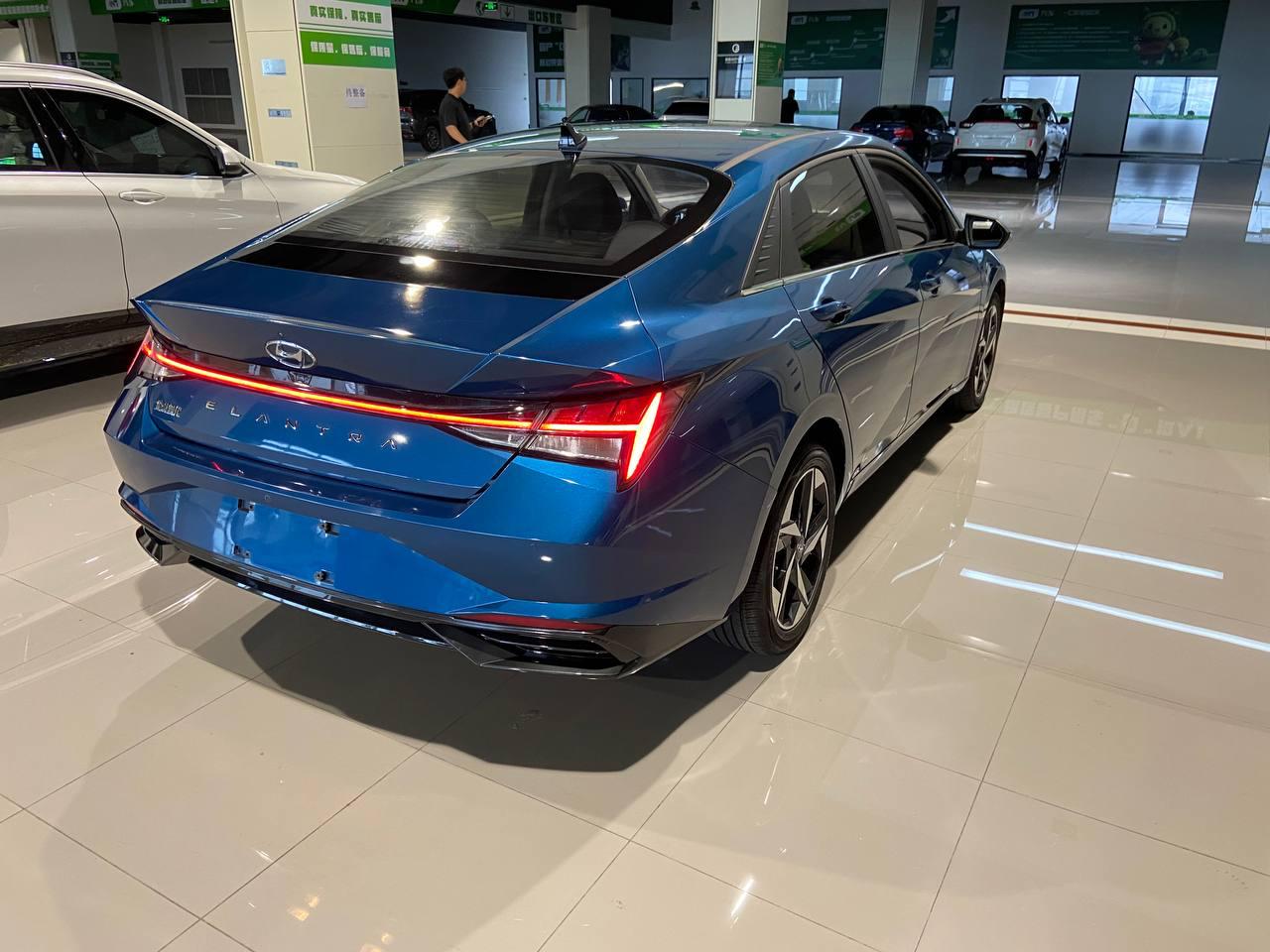 Hyundai Elantra CN7 4