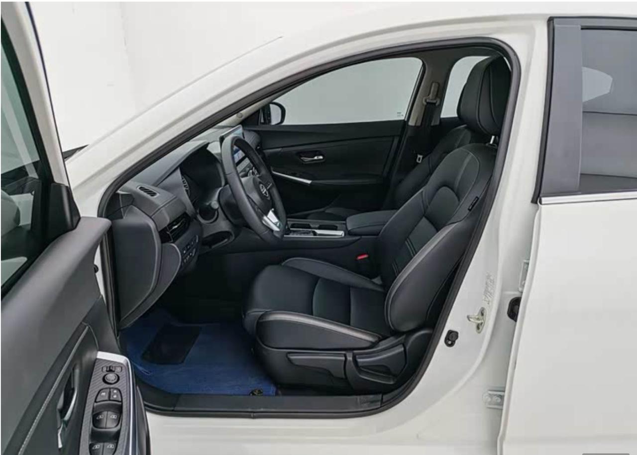 Nissan SYLPHY 3