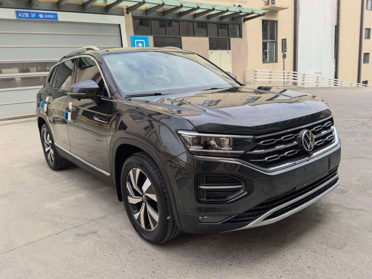 Volkswagen TAYRON 3