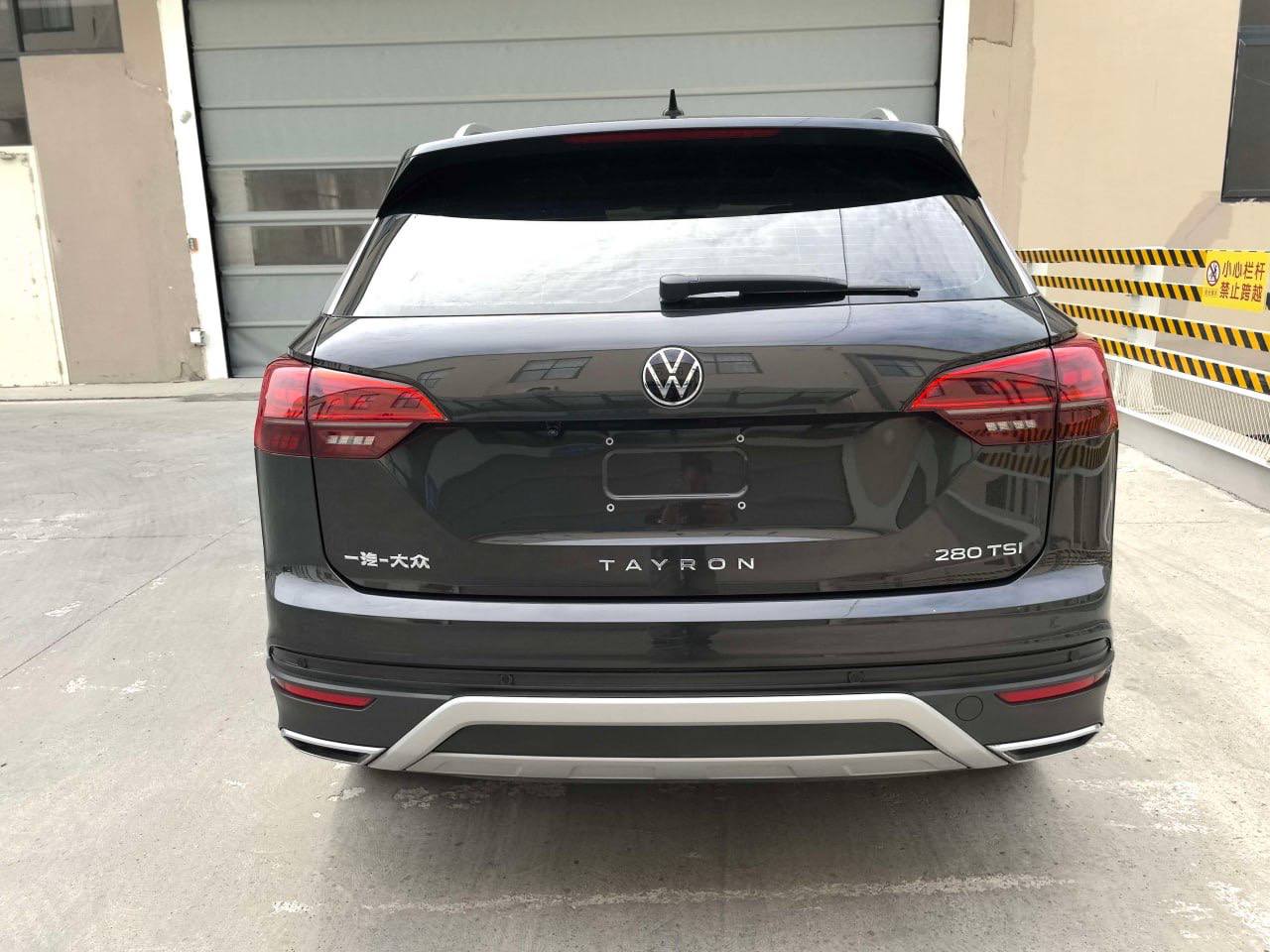 Volkswagen TAYRON 8