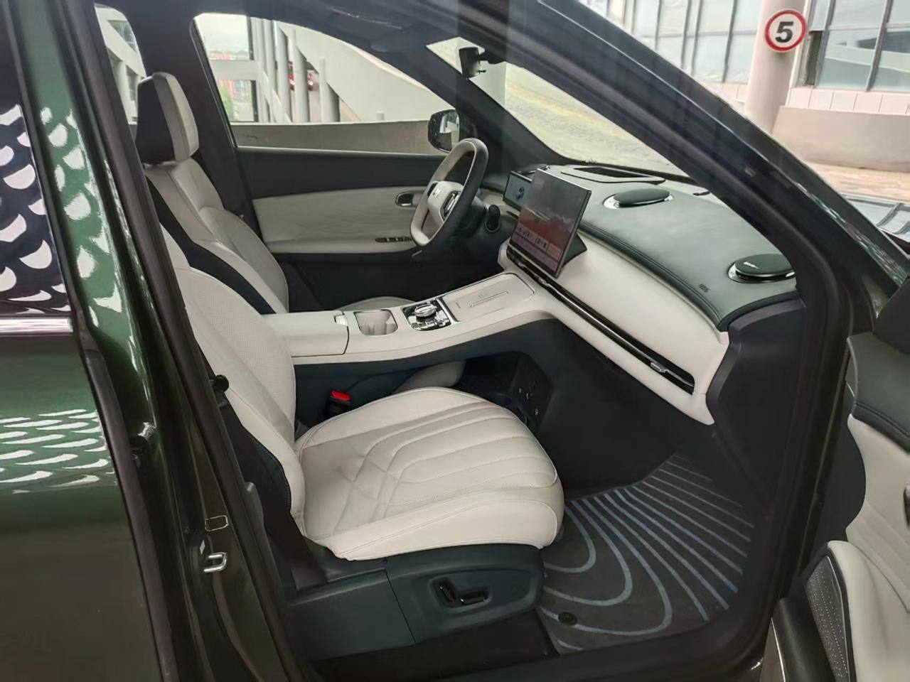 Geely GALAXY STARSHIP 8