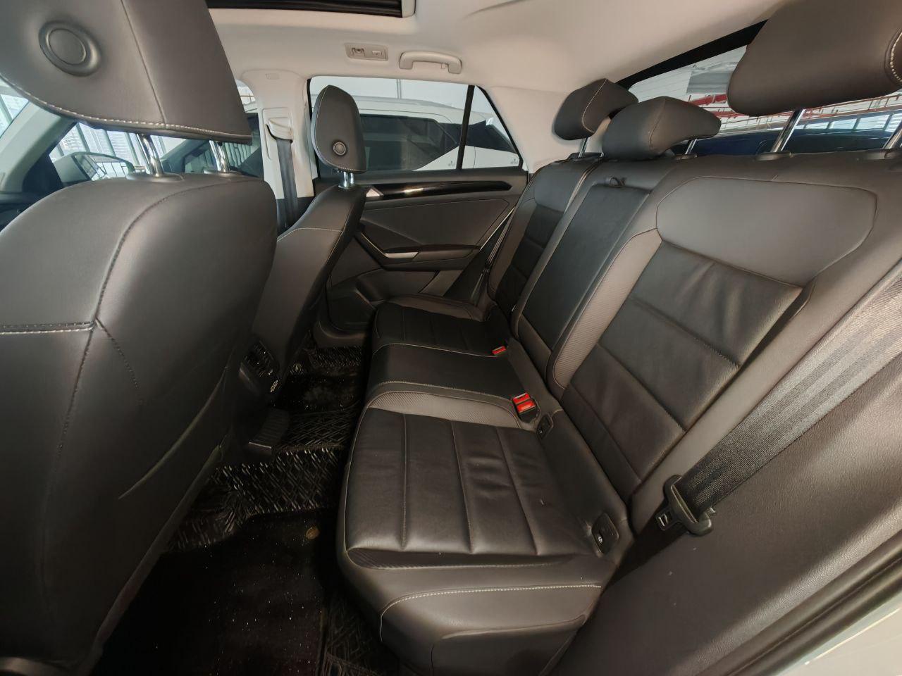 Volkswagen T-ROC 7